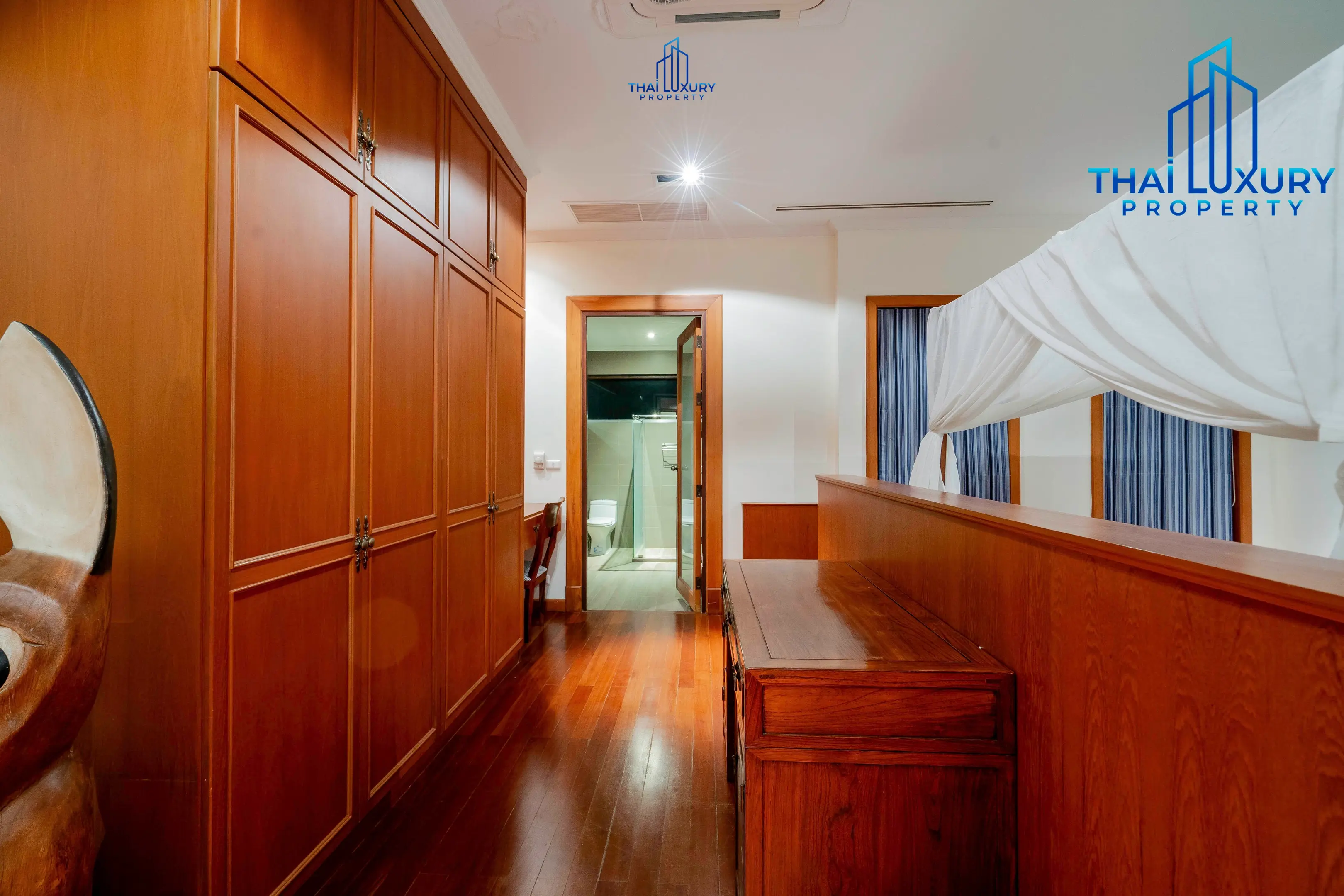 Very Large Luxurious 9 Bedrooms Pool Villa at Palm Hills Golf Course Hua Hin – Cha-Am