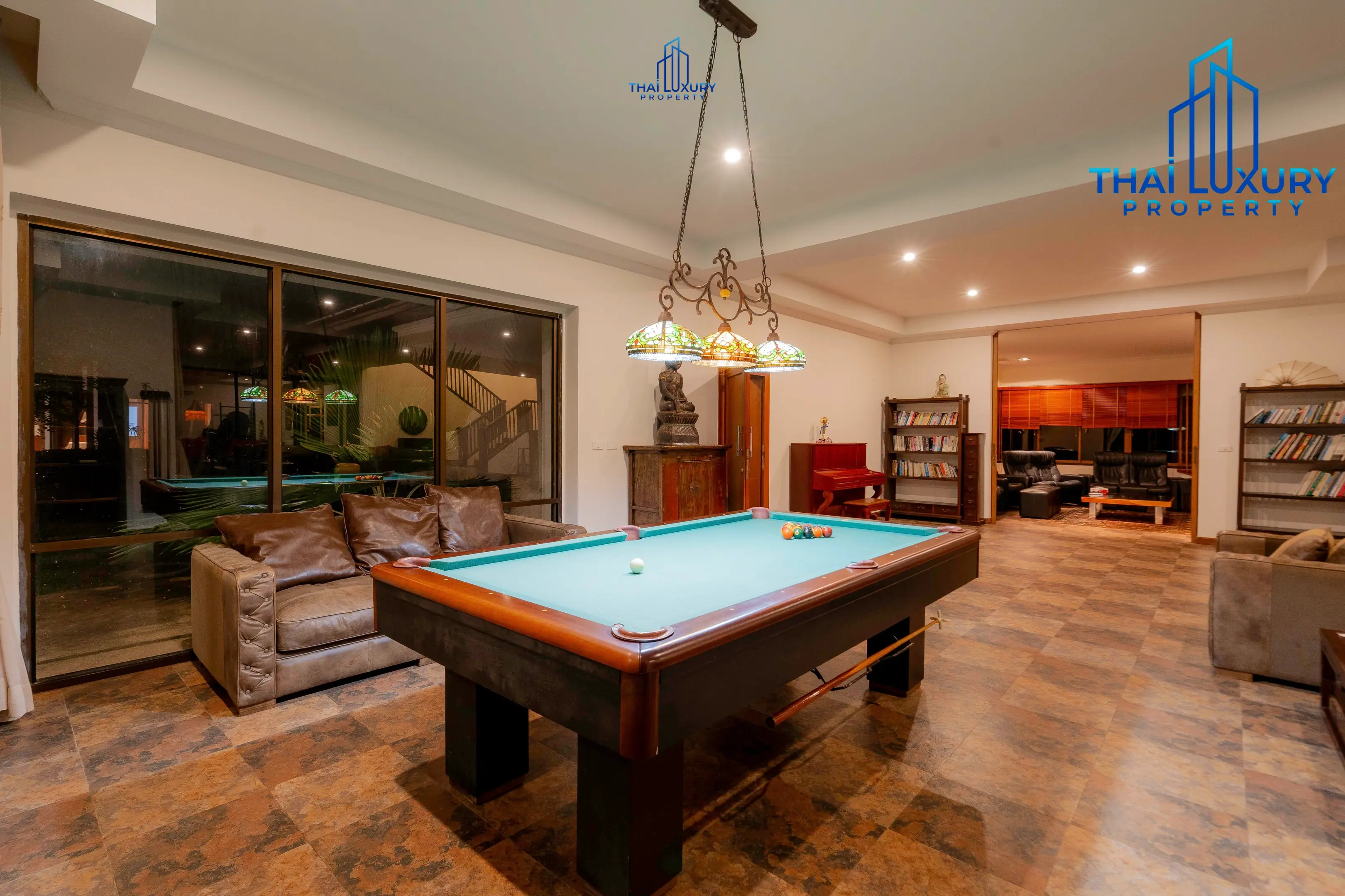 Very Large Luxurious 9 Bedrooms Pool Villa at Palm Hills Golf Course Hua Hin – Cha-Am