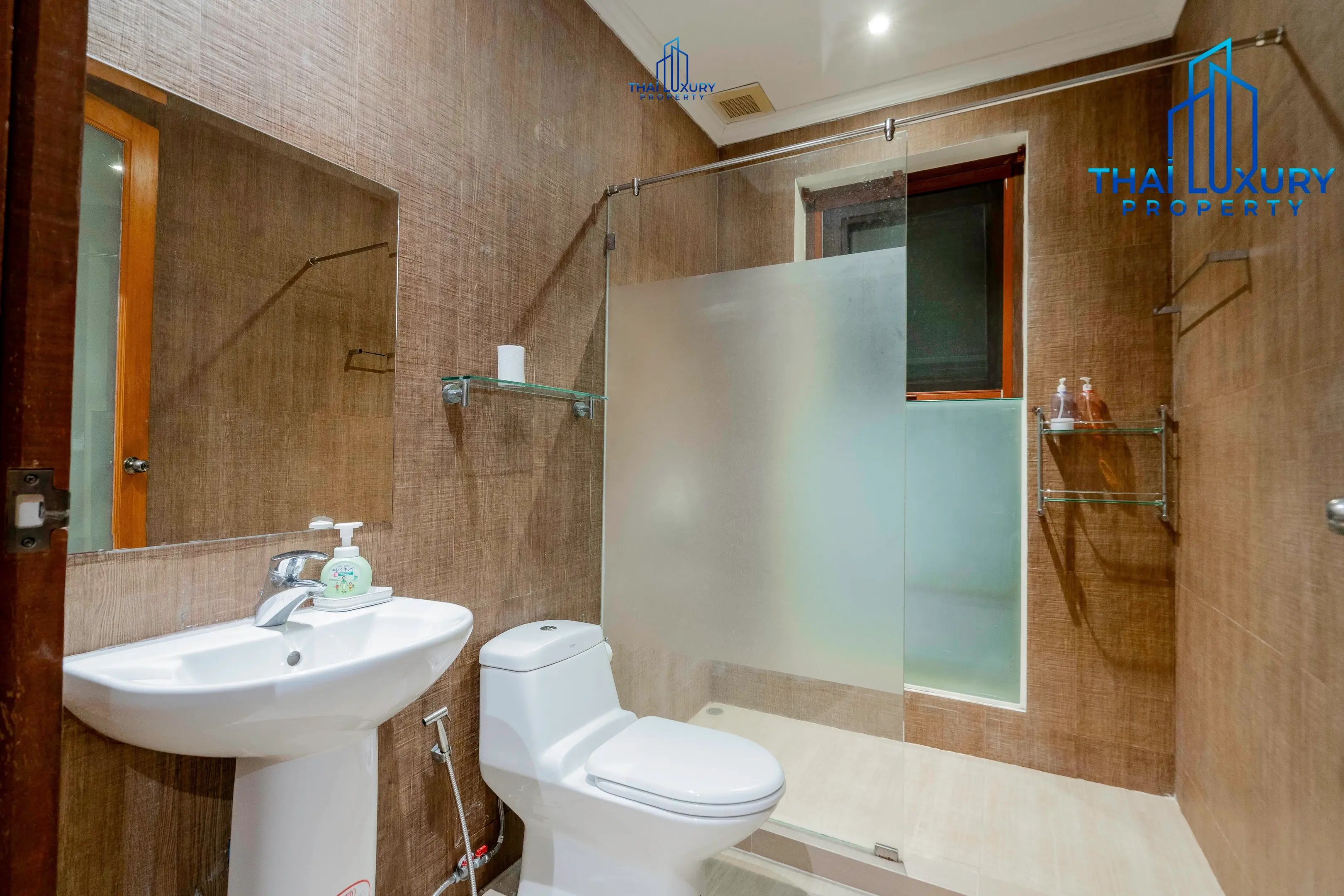 Very Large Luxurious 9 Bedrooms Pool Villa at Palm Hills Golf Course Hua Hin – Cha-Am