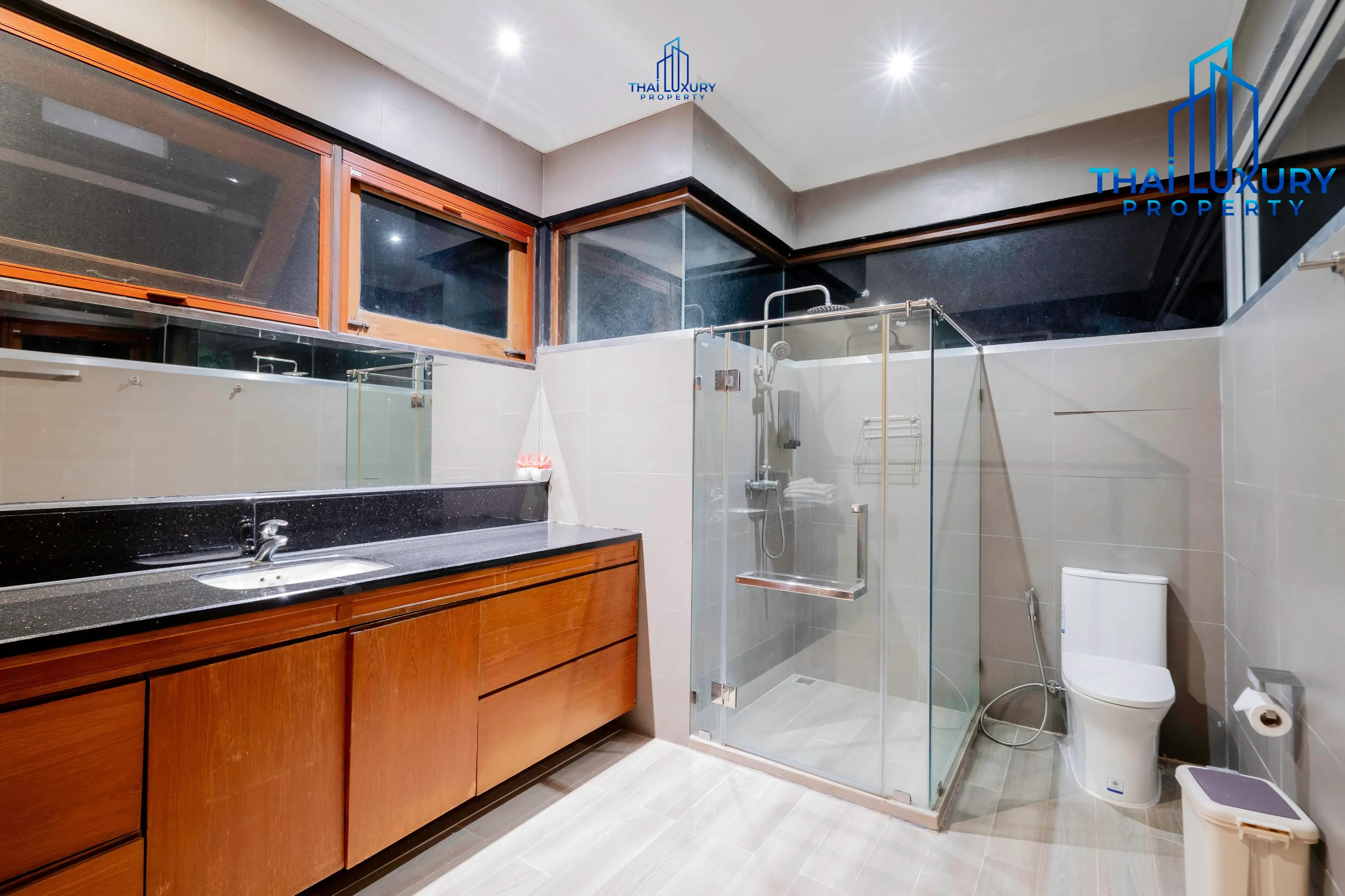 Very Large Luxurious 9 Bedrooms Pool Villa at Palm Hills Golf Course Hua Hin – Cha-Am