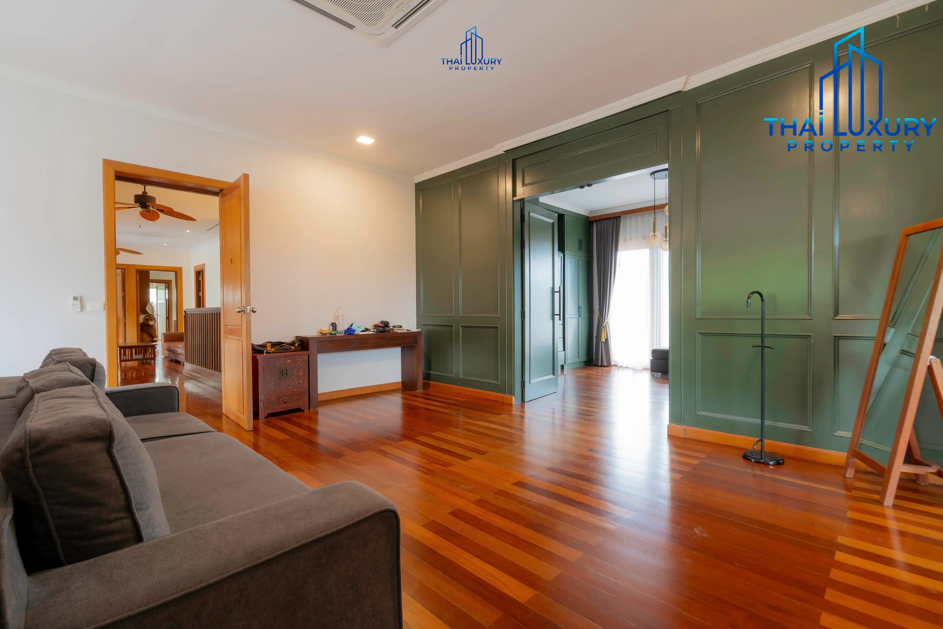 Very Large Luxurious 9 Bedrooms Pool Villa at Palm Hills Golf Course Hua Hin – Cha-Am
