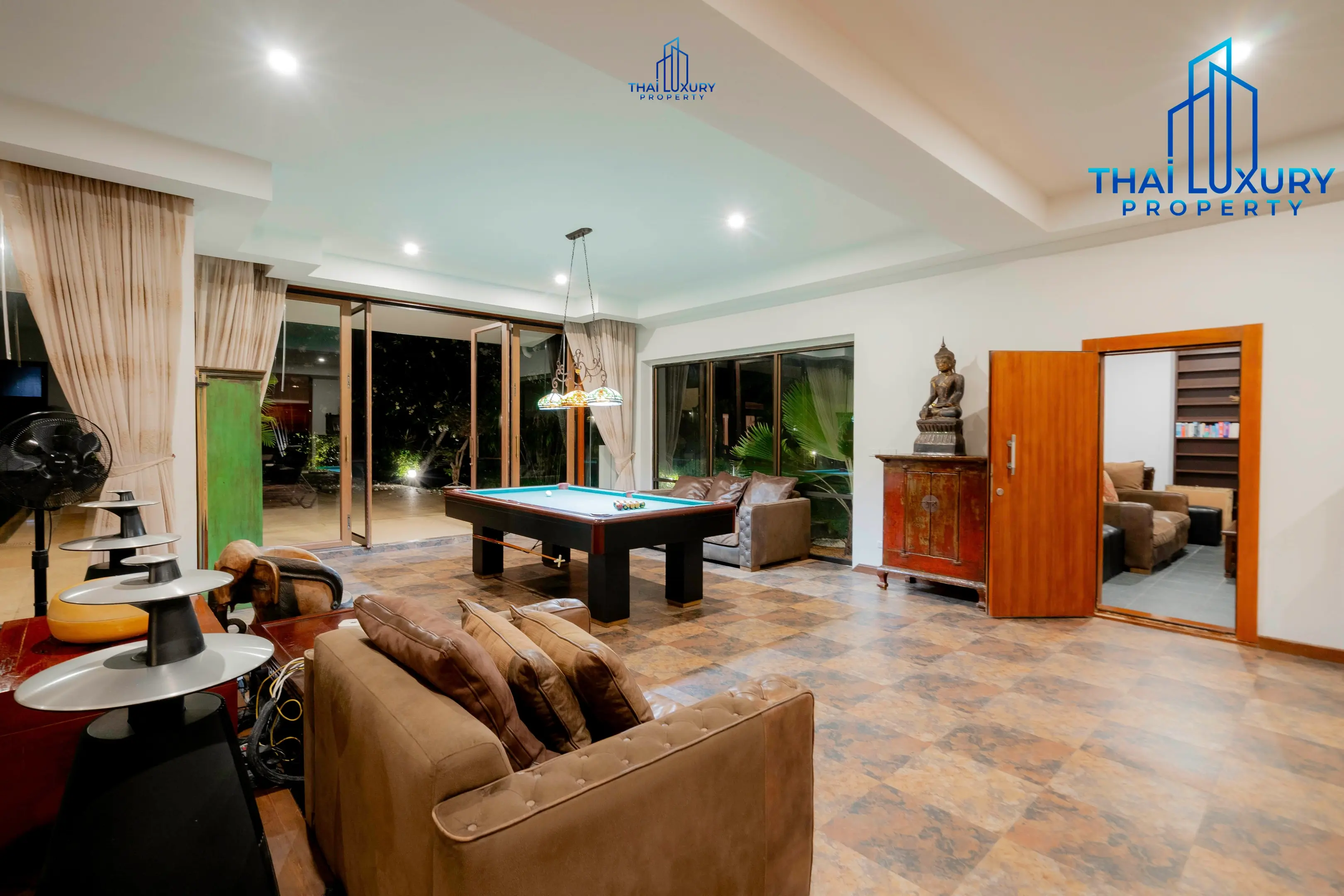 Very Large Luxurious 9 Bedrooms Pool Villa at Palm Hills Golf Course Hua Hin – Cha-Am