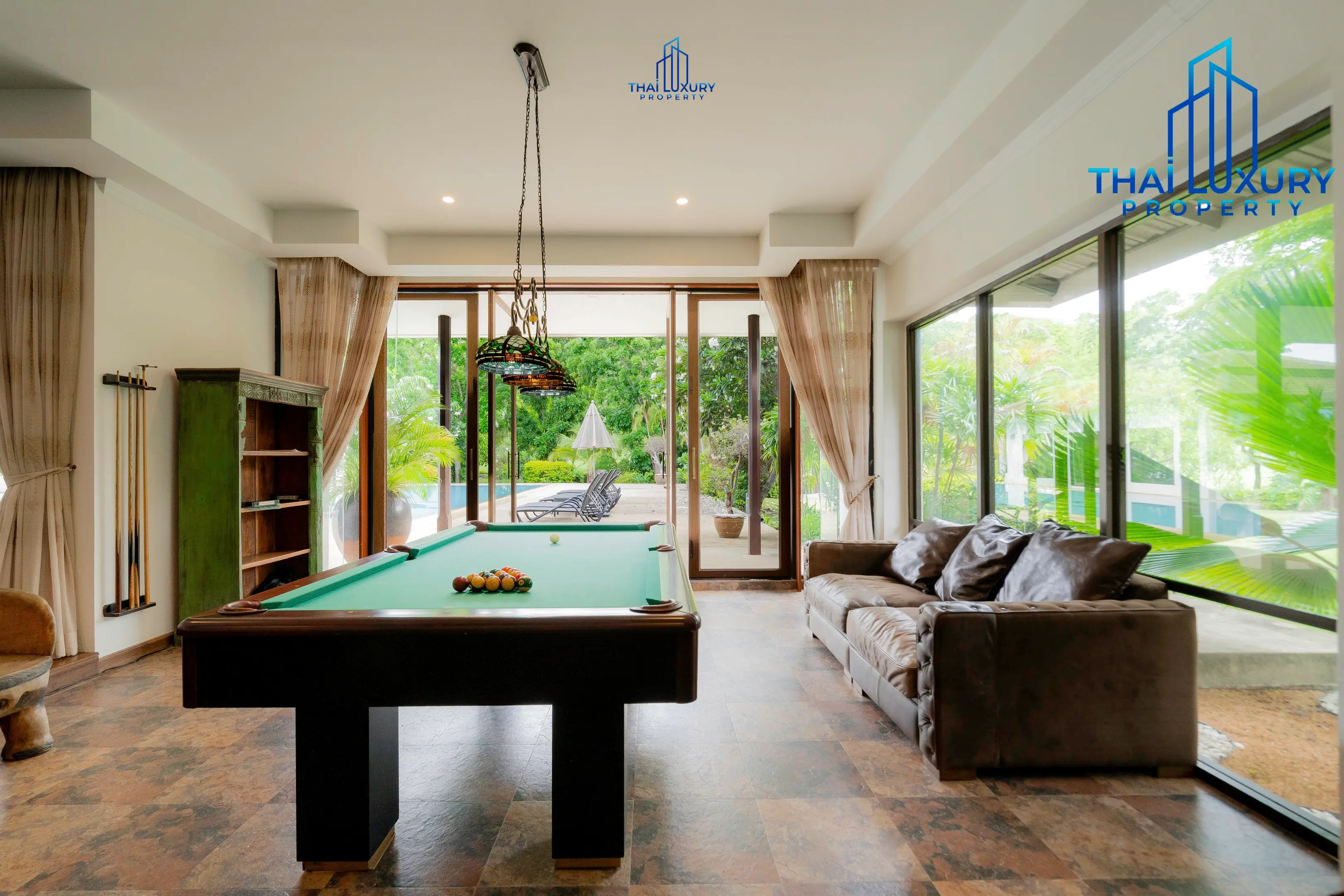 Very Large Luxurious 9 Bedrooms Pool Villa at Palm Hills Golf Course Hua Hin – Cha-Am