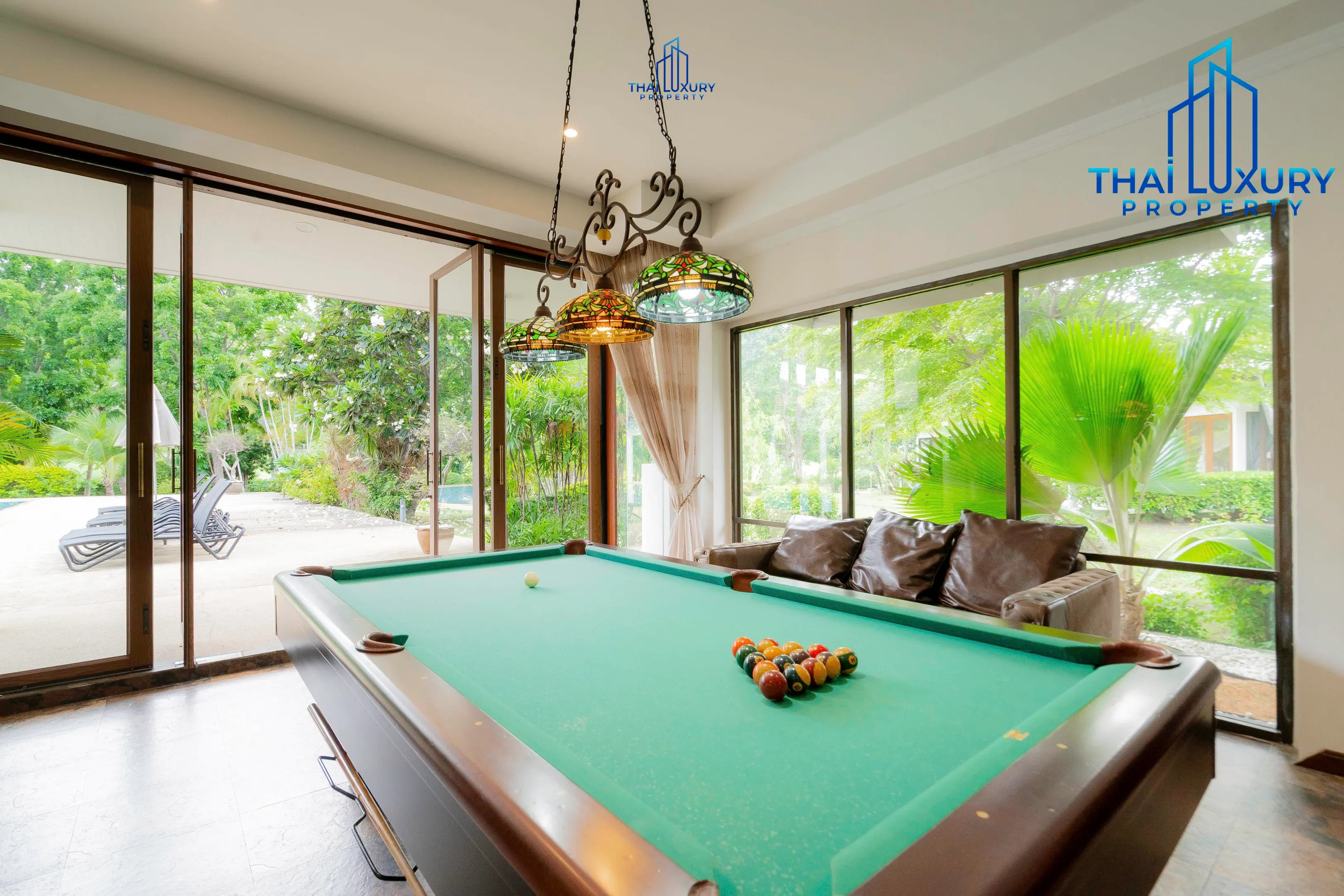 Very Large Luxurious 9 Bedrooms Pool Villa at Palm Hills Golf Course Hua Hin – Cha-Am