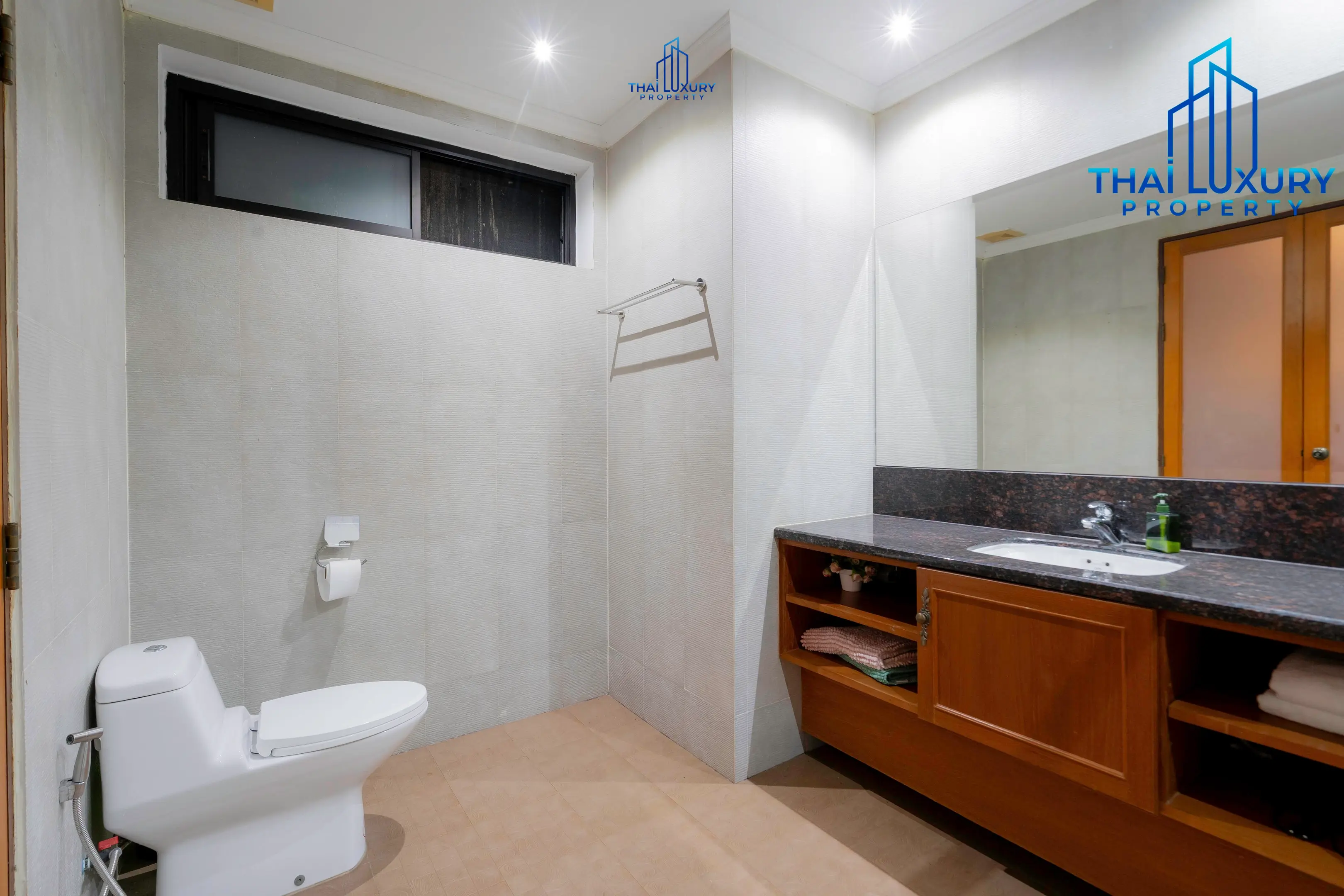 Very Large Luxurious 9 Bedrooms Pool Villa at Palm Hills Golf Course Hua Hin – Cha-Am