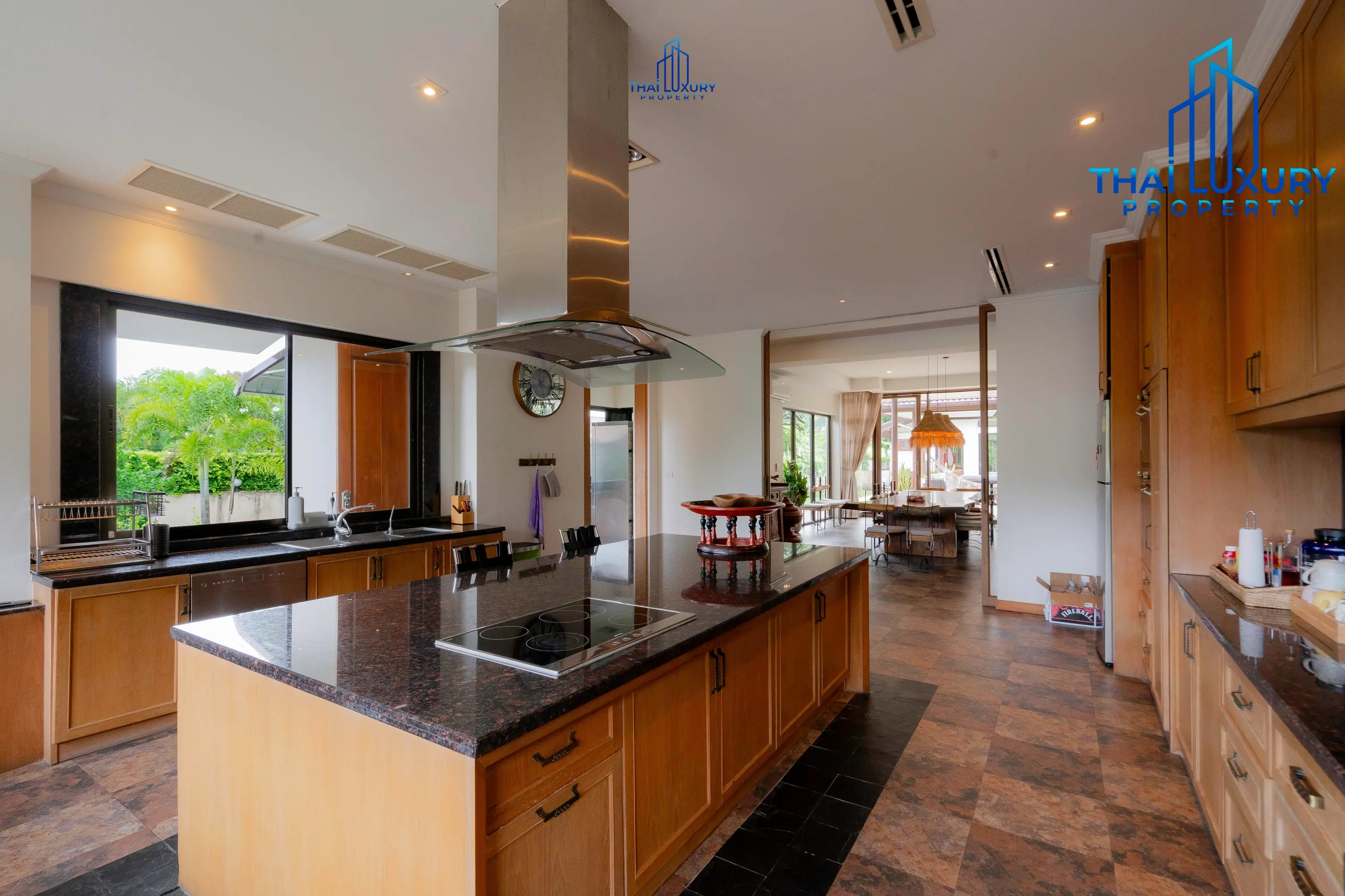 Very Large Luxurious 9 Bedrooms Pool Villa at Palm Hills Golf Course Hua Hin – Cha-Am