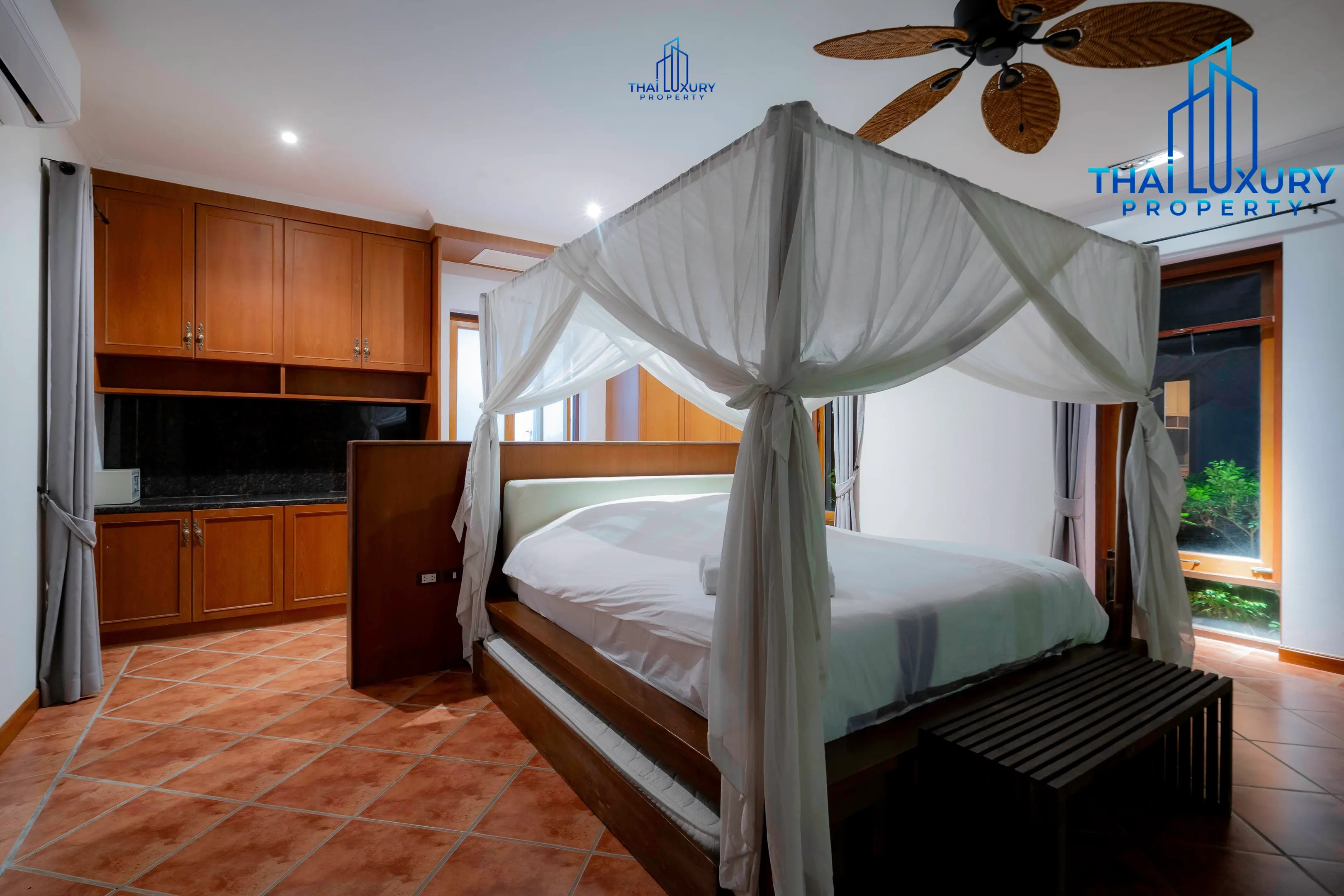 Very Large Luxurious 9 Bedrooms Pool Villa at Palm Hills Golf Course Hua Hin – Cha-Am