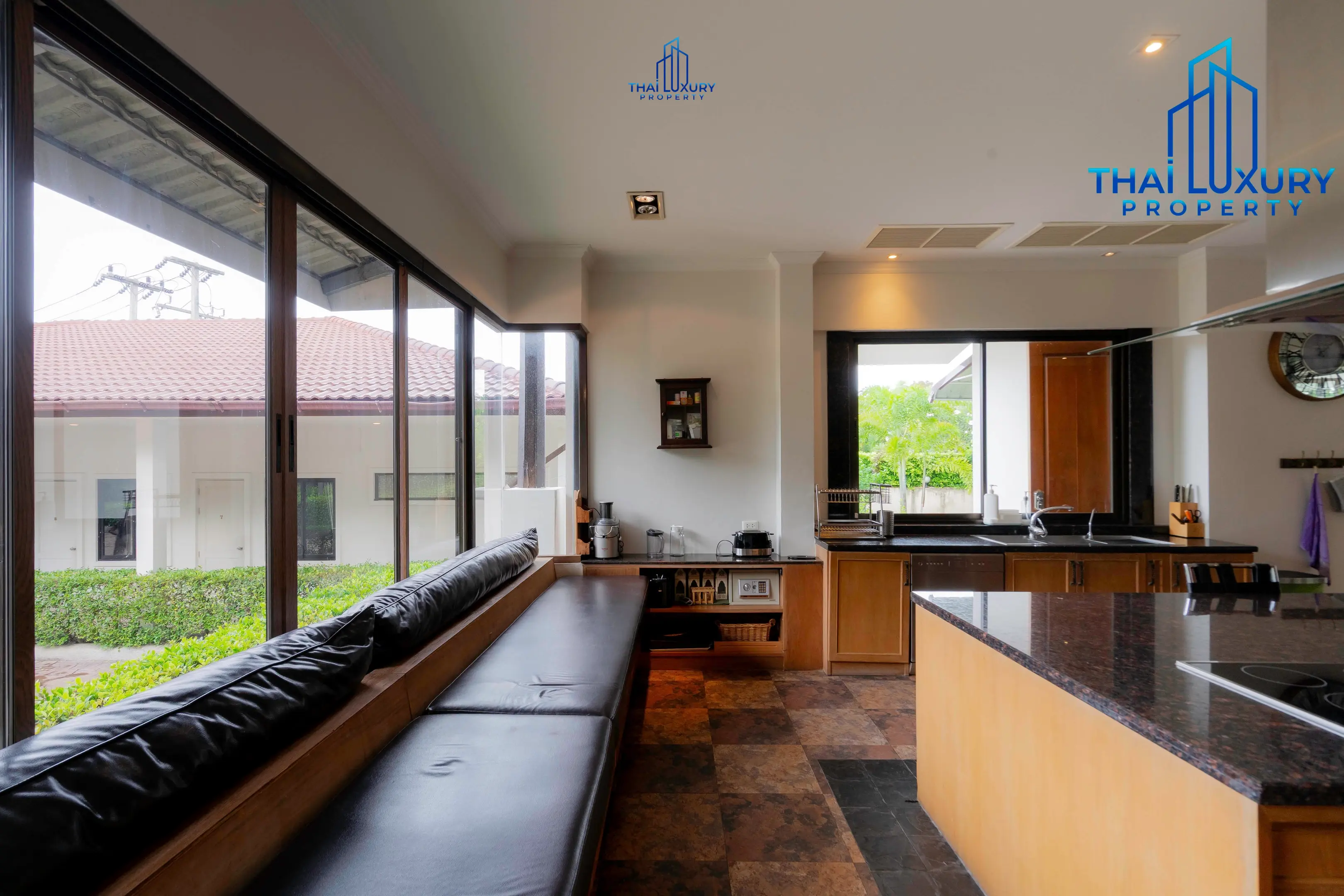 Very Large Luxurious 9 Bedrooms Pool Villa at Palm Hills Golf Course Hua Hin – Cha-Am