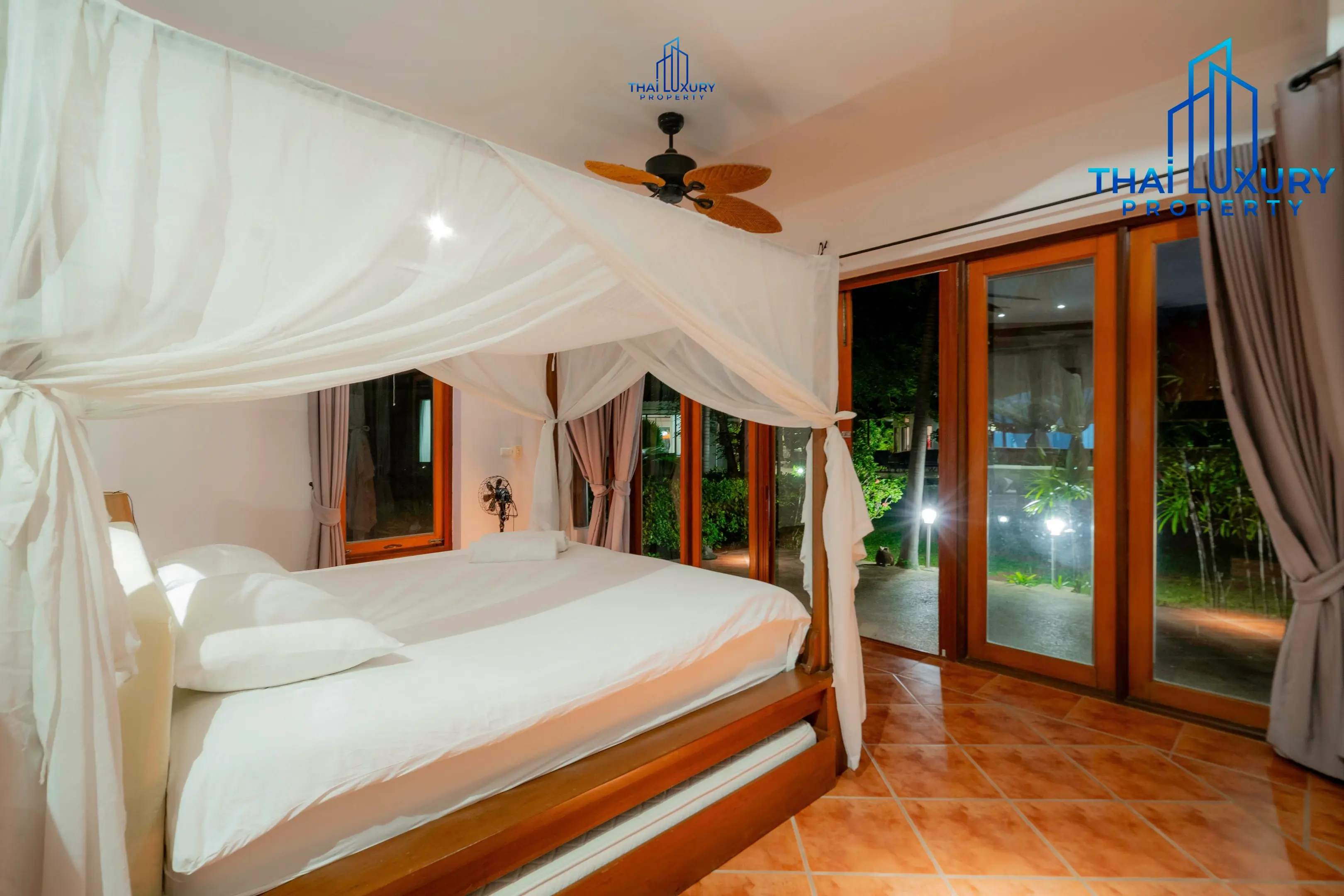 Very Large Luxurious 9 Bedrooms Pool Villa at Palm Hills Golf Course Hua Hin – Cha-Am