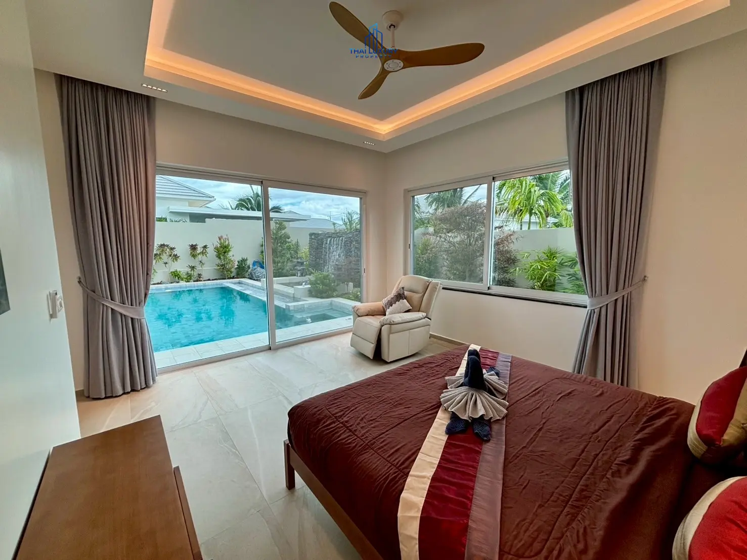 วิลล่าหรูพร้อมสระว่ายน้ำส่วนตัว ที่ Heliconia Garden Villa หัวหิน