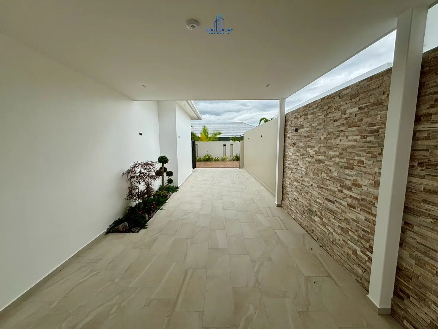 วิลล่าหรูพร้อมสระว่ายน้ำส่วนตัว ที่ Heliconia Garden Villa หัวหิน