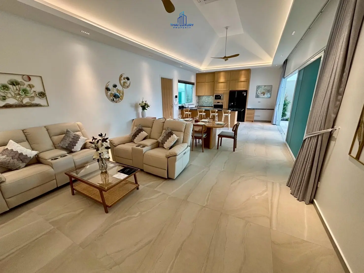 วิลล่าหรูพร้อมสระว่ายน้ำส่วนตัว ที่ Heliconia Garden Villa หัวหิน