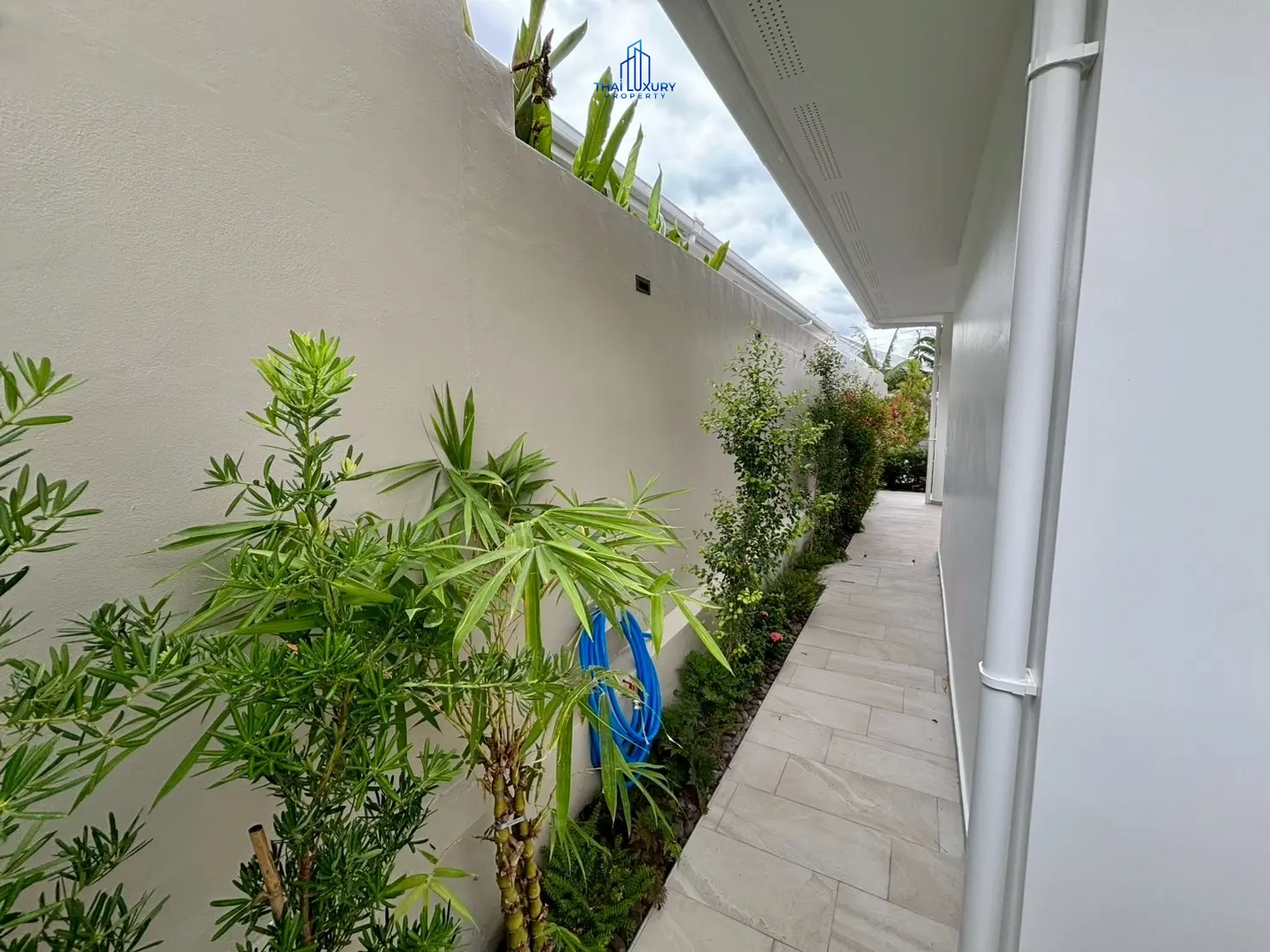 วิลล่าหรูพร้อมสระว่ายน้ำส่วนตัว ที่ Heliconia Garden Villa หัวหิน