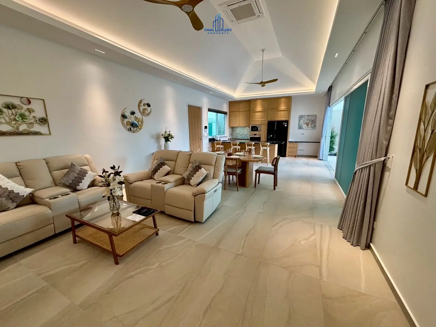 วิลล่าหรูพร้อมสระว่ายน้ำส่วนตัว ที่ Heliconia Garden Villa หัวหิน