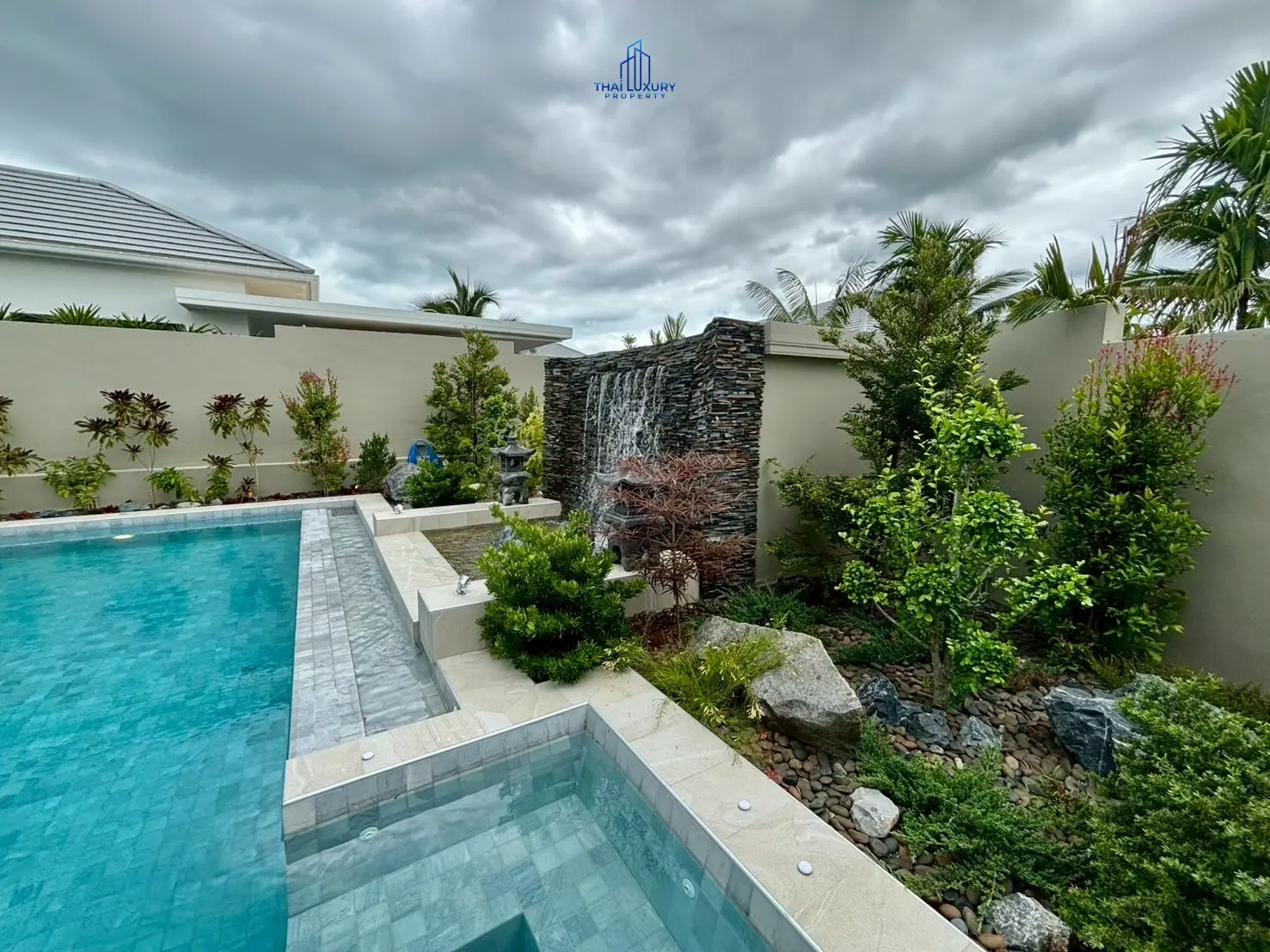 วิลล่าหรูพร้อมสระว่ายน้ำส่วนตัว ที่ Heliconia Garden Villa หัวหิน