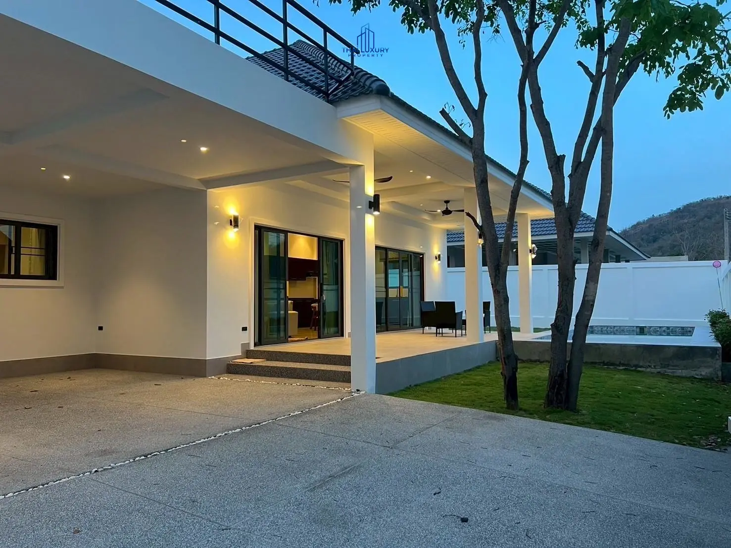 ขายวิลล่าสไตล์โมเดิร์น 3 ห้องนอน พร้อมสระว่ายน้ำ ที่ Pavilion Ville หัวหิน ซอย 70