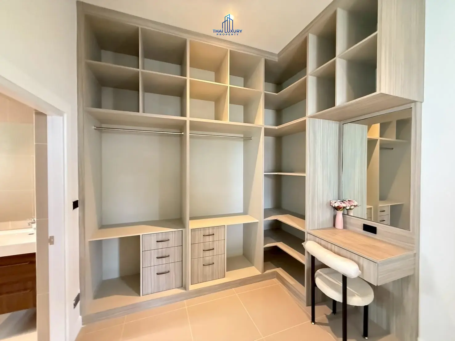 ขายวิลล่าสไตล์โมเดิร์น 3 ห้องนอน พร้อมสระว่ายน้ำ ที่ Pavilion Ville หัวหิน ซอย 70