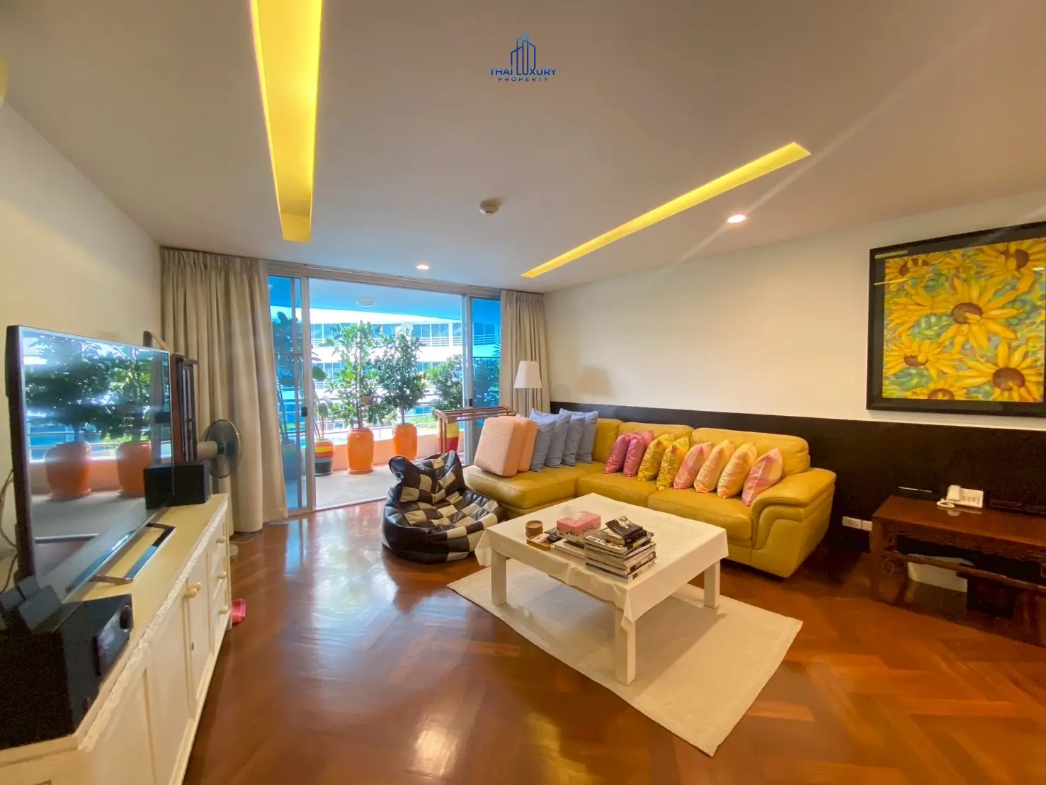 คอนโดมิเนมหรู 2 ห้องนอน ที่บ้านชายทะเล หัวหิน
