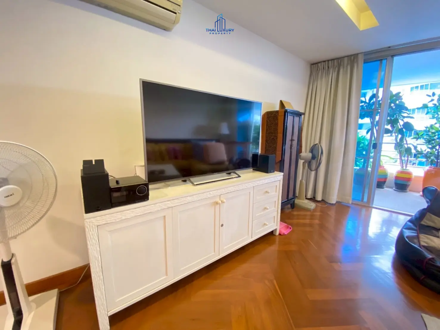 คอนโดมิเนมหรู 2 ห้องนอน ที่บ้านชายทะเล หัวหิน