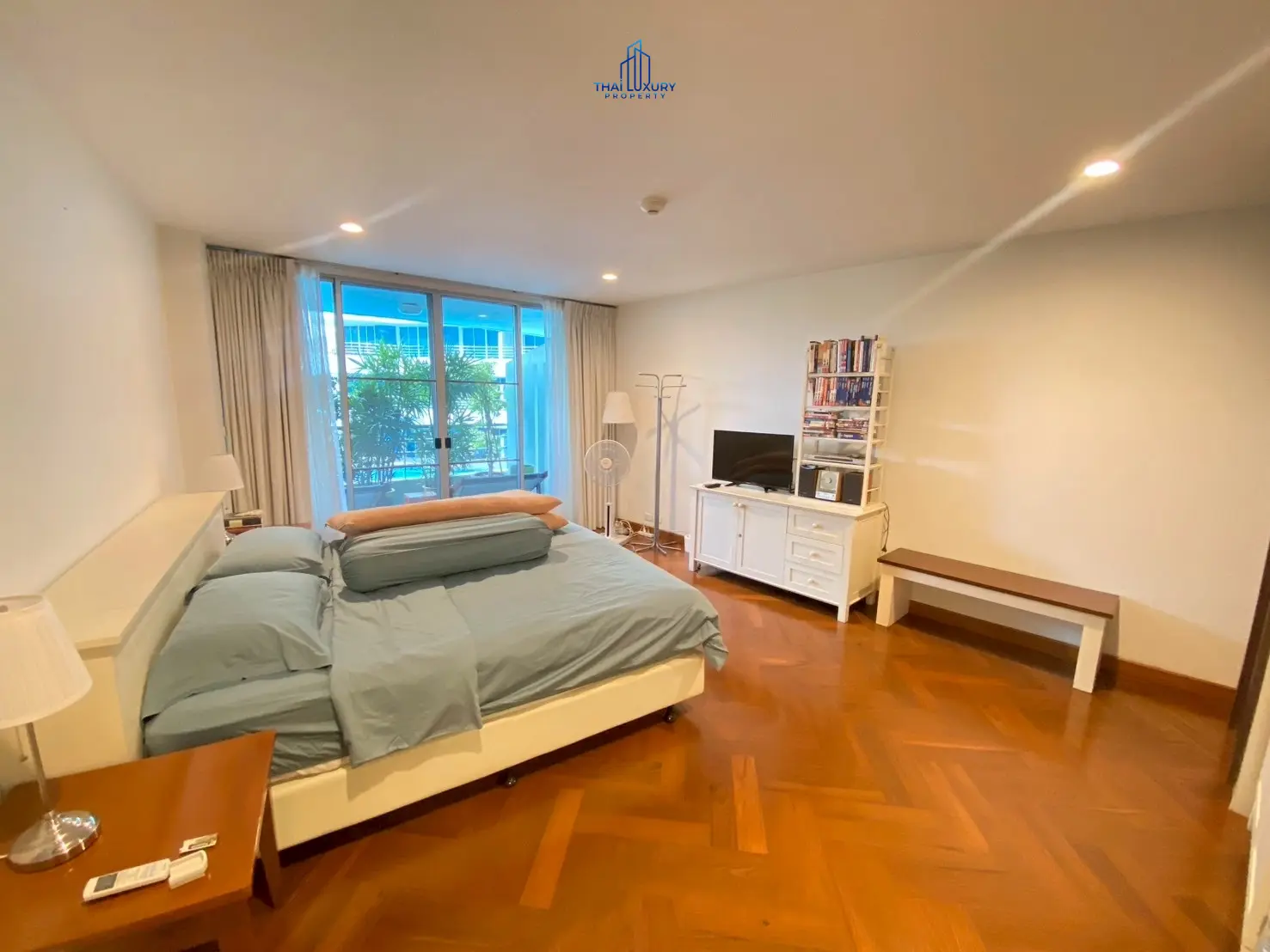 คอนโดมิเนมหรู 2 ห้องนอน ที่บ้านชายทะเล หัวหิน