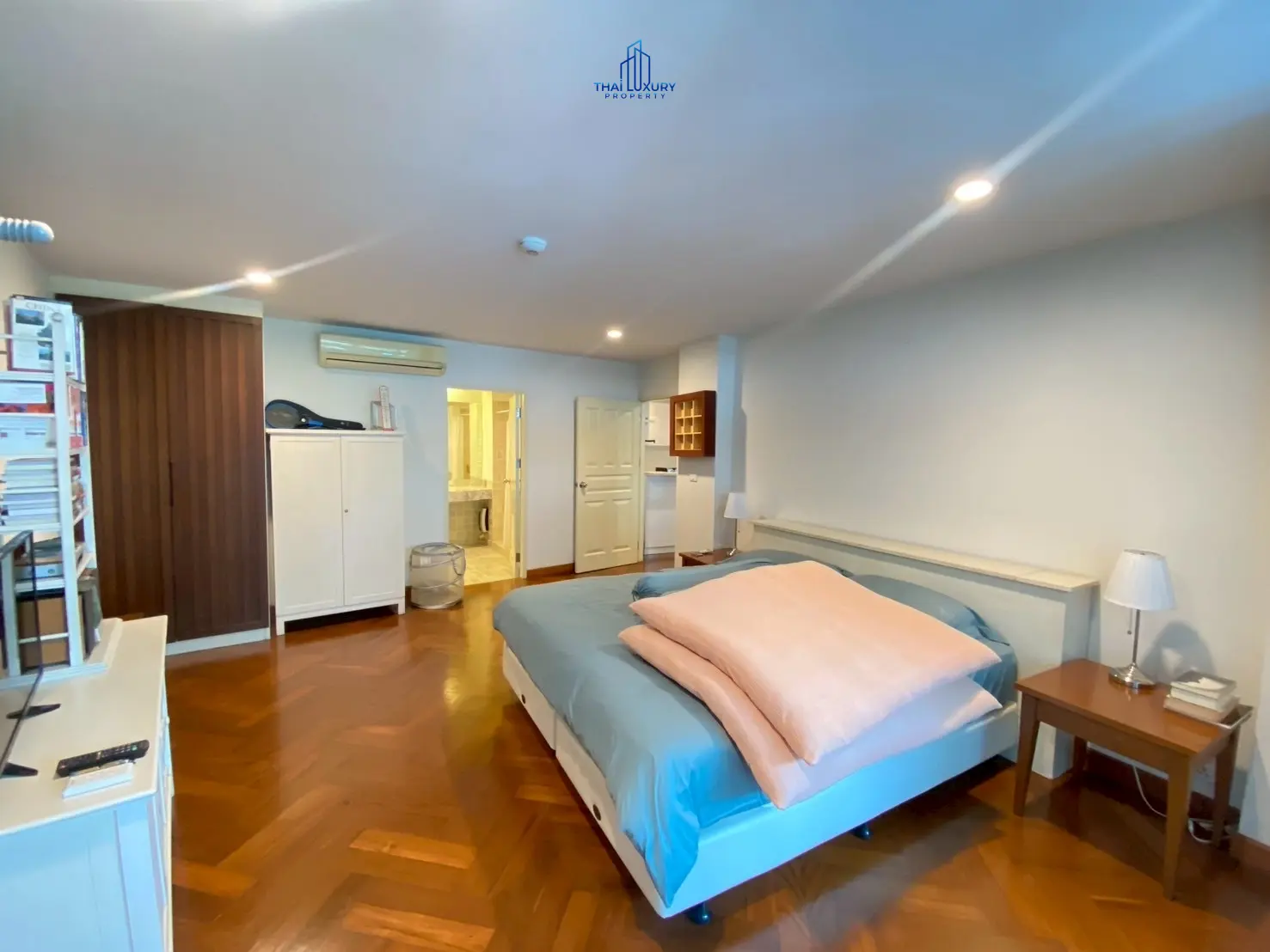 คอนโดมิเนมหรู 2 ห้องนอน ที่บ้านชายทะเล หัวหิน