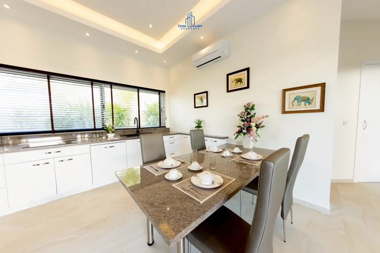 ขายวิลล่าหรู 3 ห้องนอน พร้อมสระว่ายน้ำ หลังใหม่เอี่ยม ที่ Palm Avenue