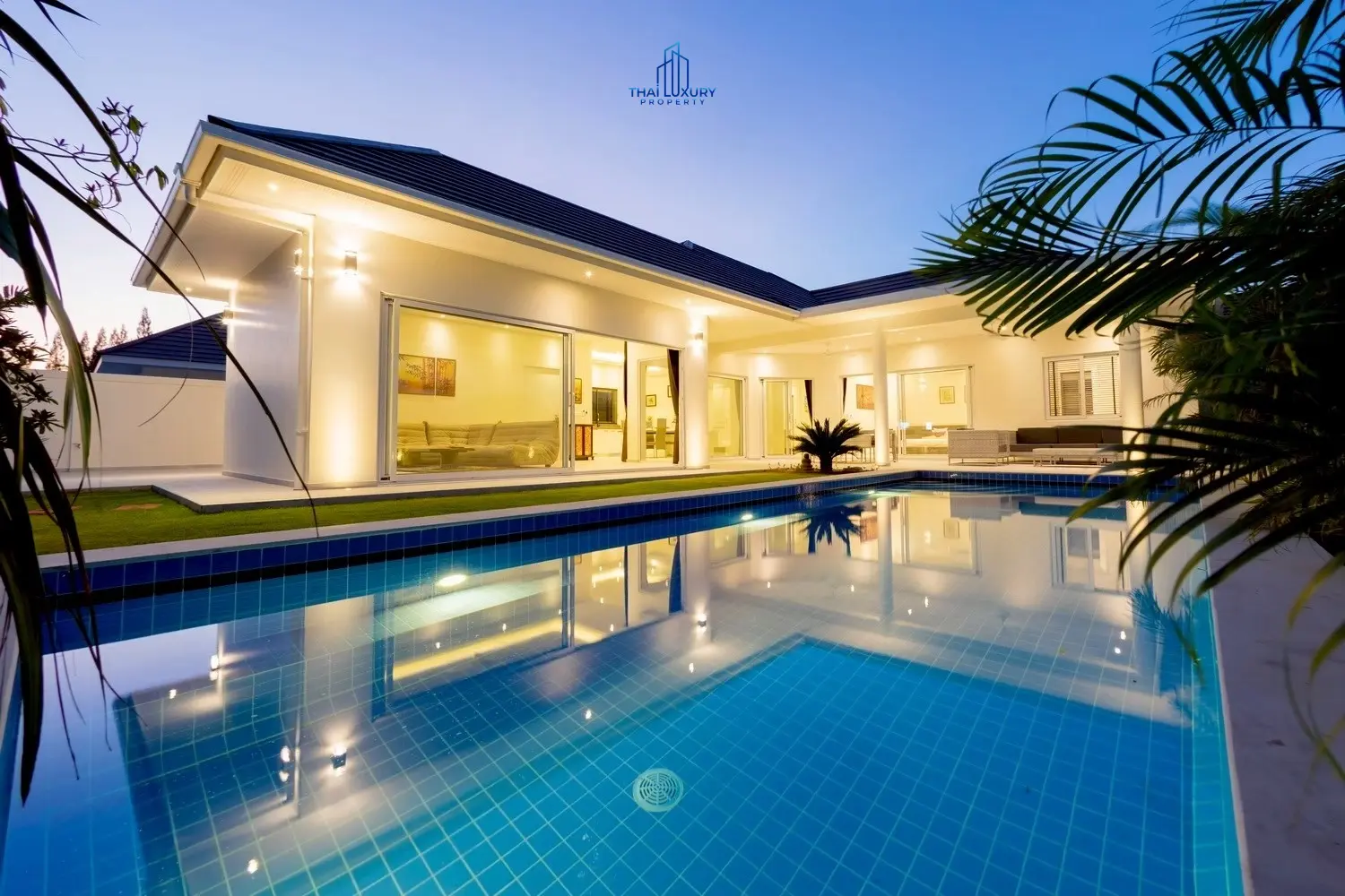 ขายวิลล่าหรู 3 ห้องนอน พร้อมสระว่ายน้ำ หลังใหม่เอี่ยม ที่ Palm Avenue