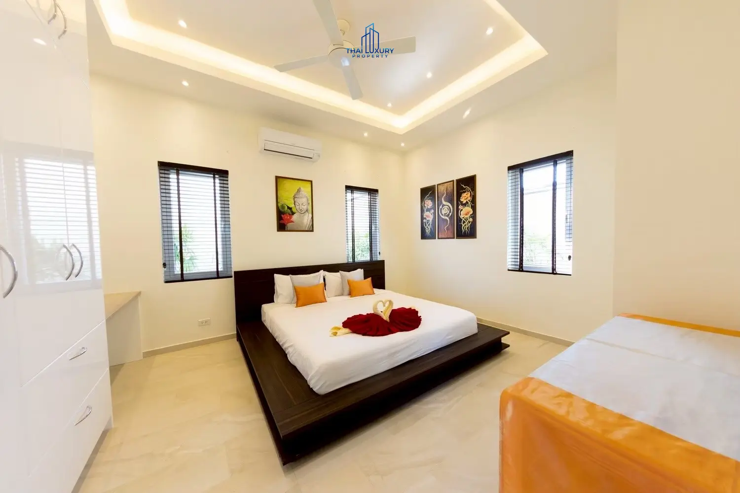 ขายวิลล่าหรู 3 ห้องนอน พร้อมสระว่ายน้ำ หลังใหม่เอี่ยม ที่ Palm Avenue