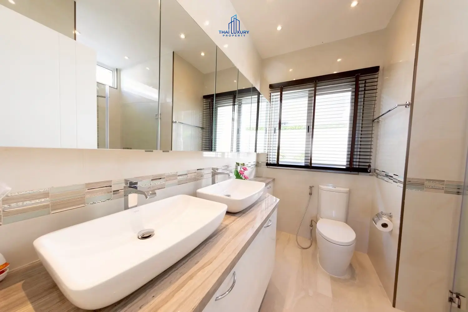 ขายวิลล่าหรู 3 ห้องนอน พร้อมสระว่ายน้ำ หลังใหม่เอี่ยม ที่ Palm Avenue