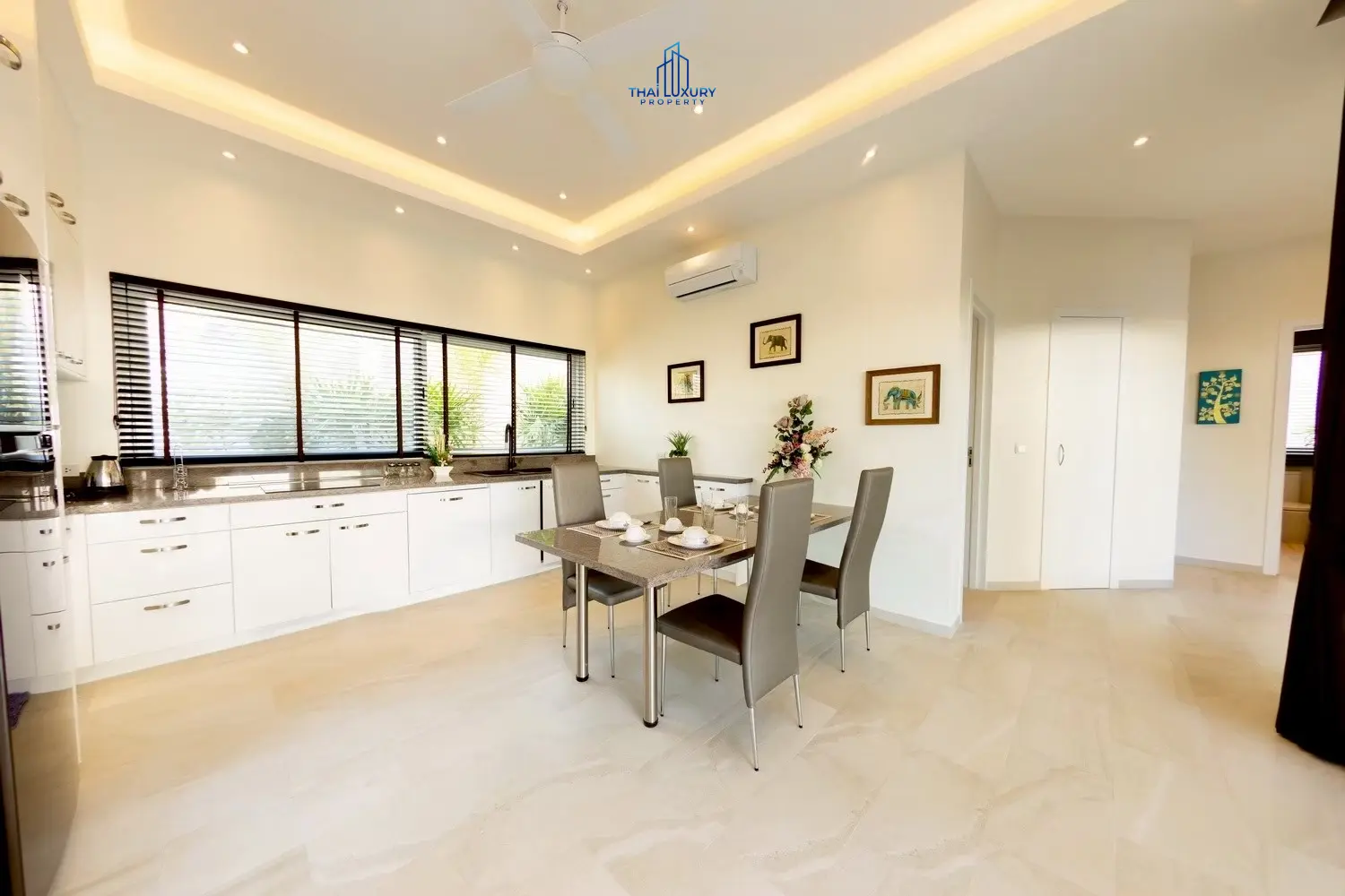ขายวิลล่าหรู 3 ห้องนอน พร้อมสระว่ายน้ำ หลังใหม่เอี่ยม ที่ Palm Avenue