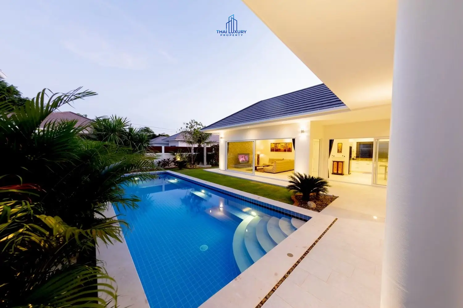 ขายวิลล่าหรู 3 ห้องนอน พร้อมสระว่ายน้ำ หลังใหม่เอี่ยม ที่ Palm Avenue