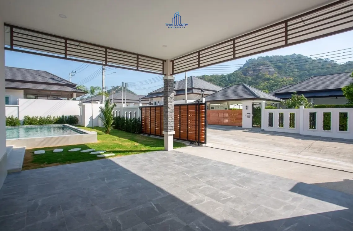 ขายวิลล่าสระว่ายน้ำสไตล์โมเดิร์น ที่ Grand Hills หัวหิน
