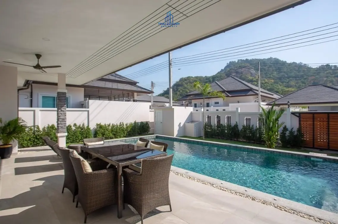 ขายวิลล่าสระว่ายน้ำสไตล์โมเดิร์น ที่ Grand Hills หัวหิน