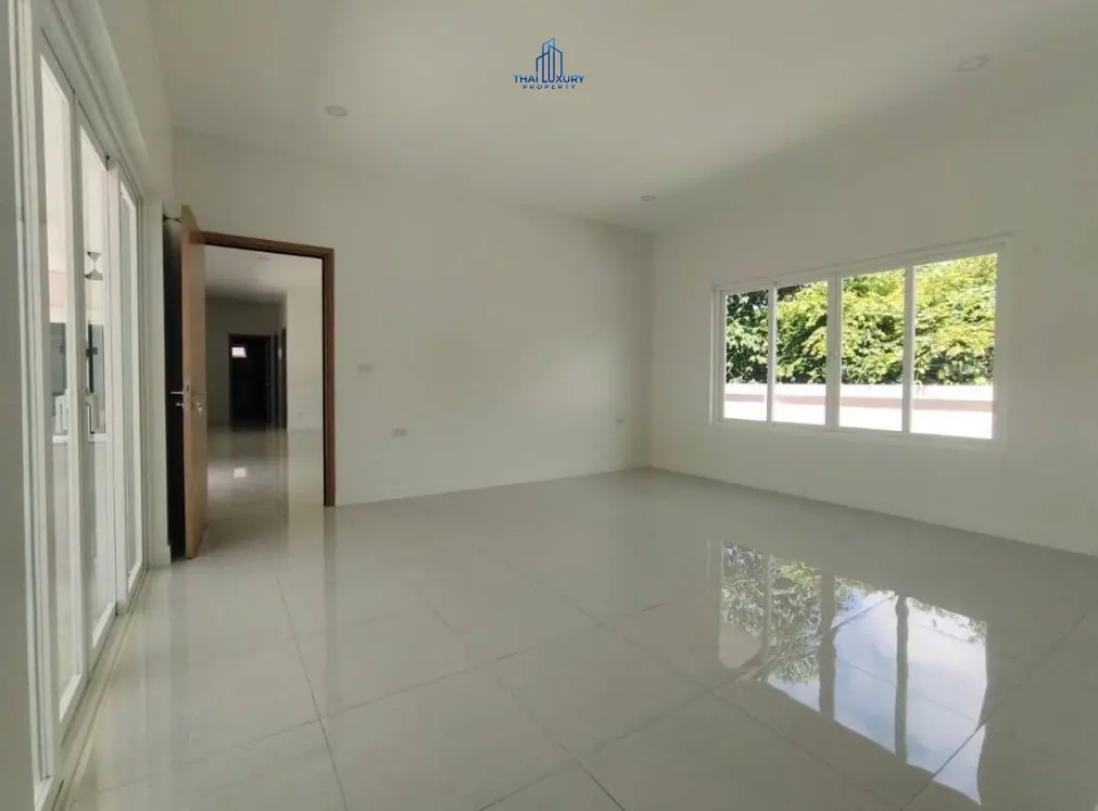 ขายวิลล่าสระว่ายน้ำสไตล์โมเดิร์น ที่ Grand Hills หัวหิน