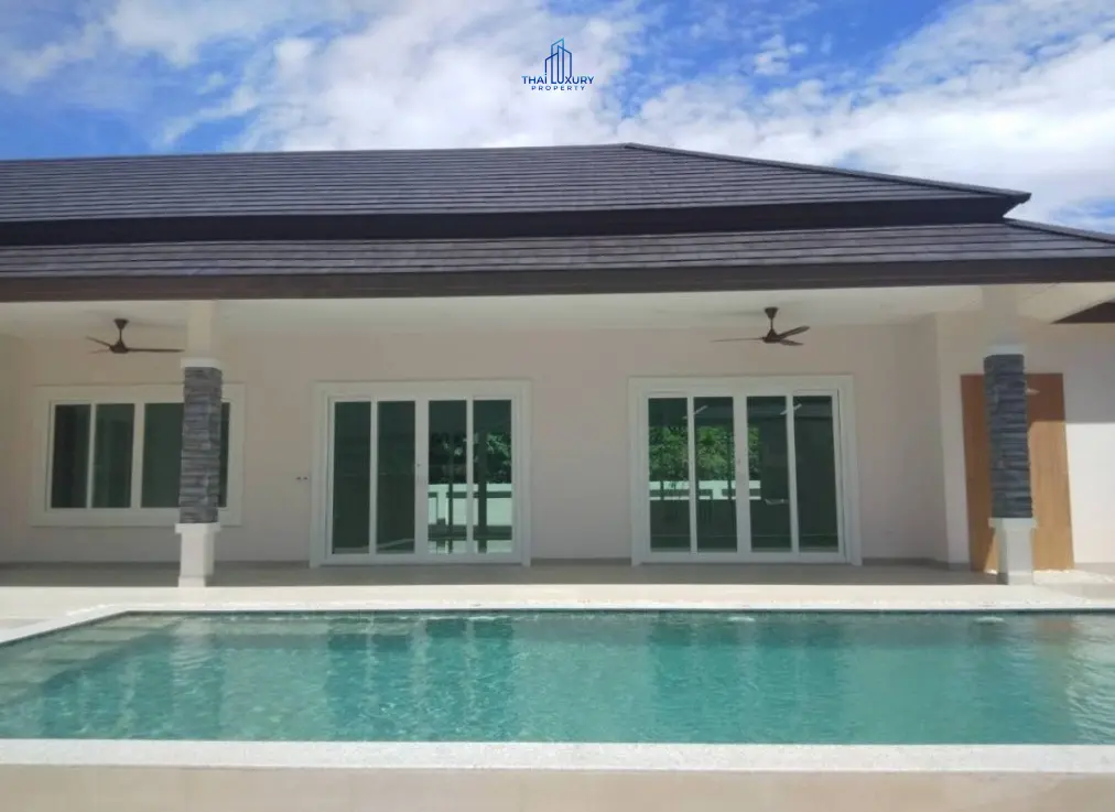 ขายวิลล่าสระว่ายน้ำสไตล์โมเดิร์น ที่ Grand Hills หัวหิน