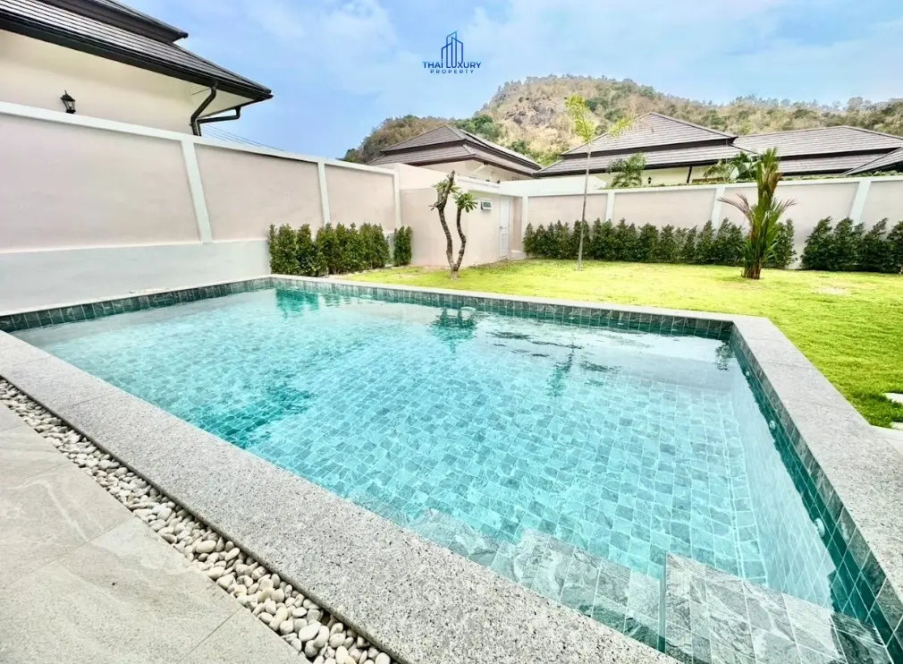 ขายวิลล่าสไตล์โมเดิร์นพร้อมสระว่ายน้ำ ที่ Grand Hills หัวหิน