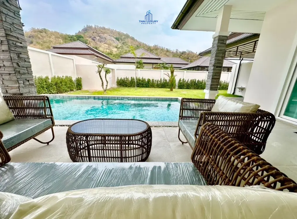ขายวิลล่าสไตล์โมเดิร์นพร้อมสระว่ายน้ำ ที่ Grand Hills หัวหิน