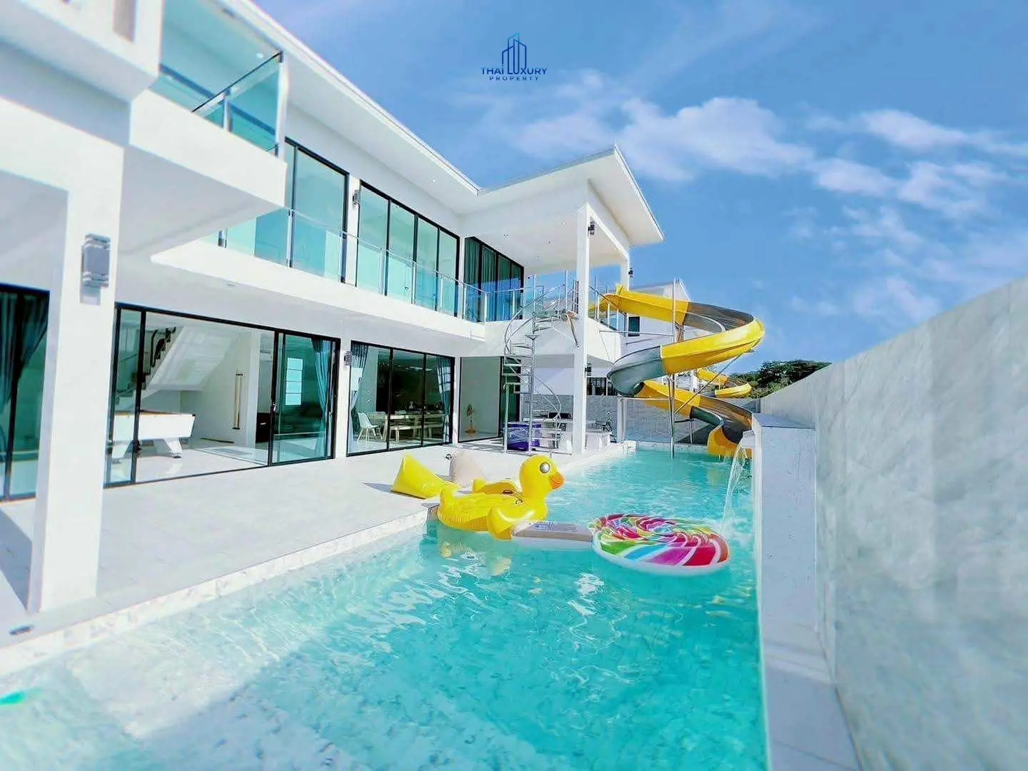 วิลล่าหรู 2 ชั้น พร้อมสระว่ายน้ำส่วนตัว สำหรับขาย ที่ Double P Villa ใจกลางเมืองหัวหิน