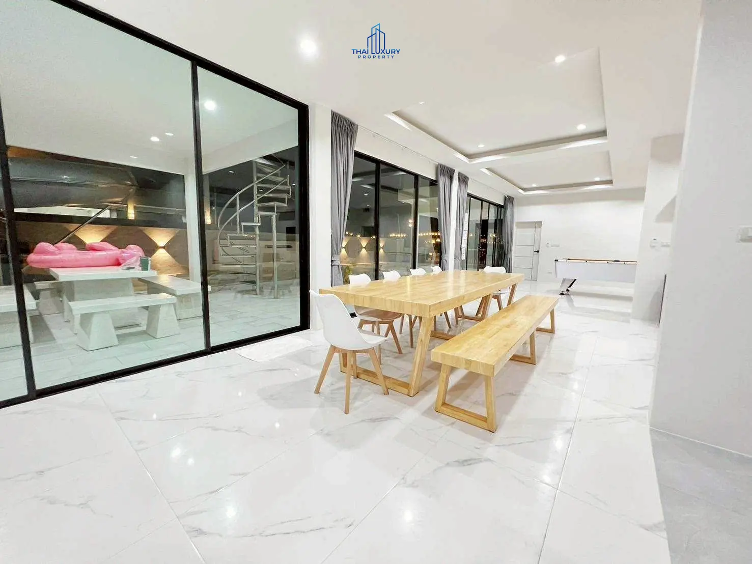วิลล่าหรู 2 ชั้น พร้อมสระว่ายน้ำส่วนตัว สำหรับขาย ที่ Double P Villa ใจกลางเมืองหัวหิน