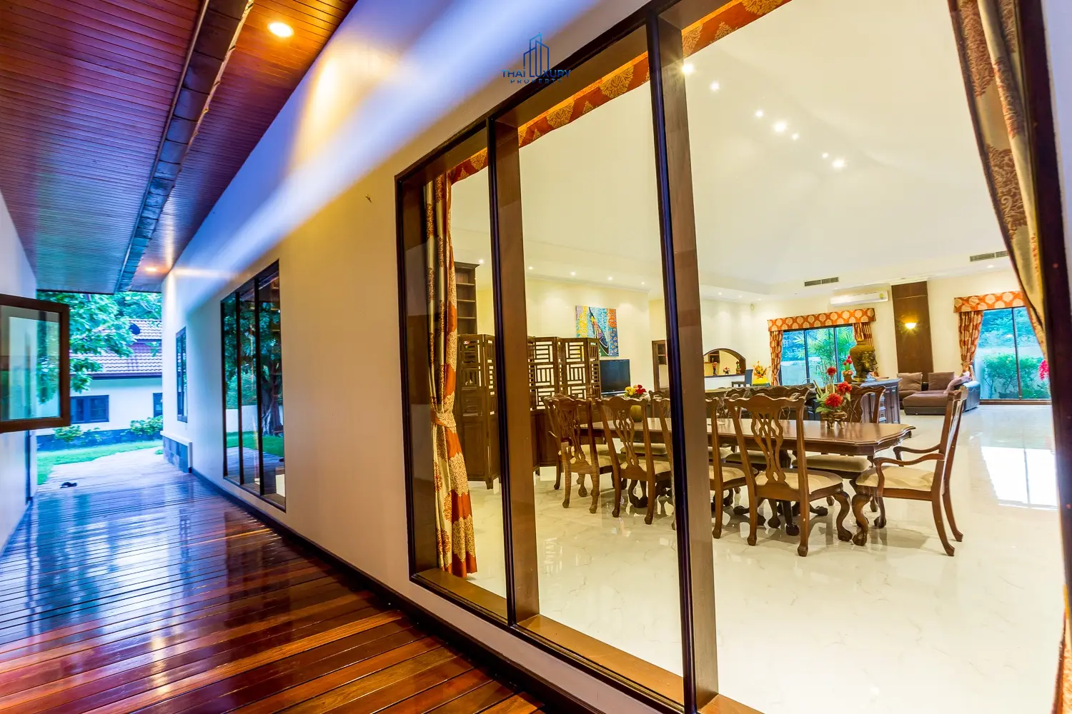 บ้านหรูหลังใหญ่สำหรับการพักผ่อนและสังสรรค์ ติดสนามกอล์ฟ พร้อมสิทธิ์สมาชิก ใช้อันนี้
