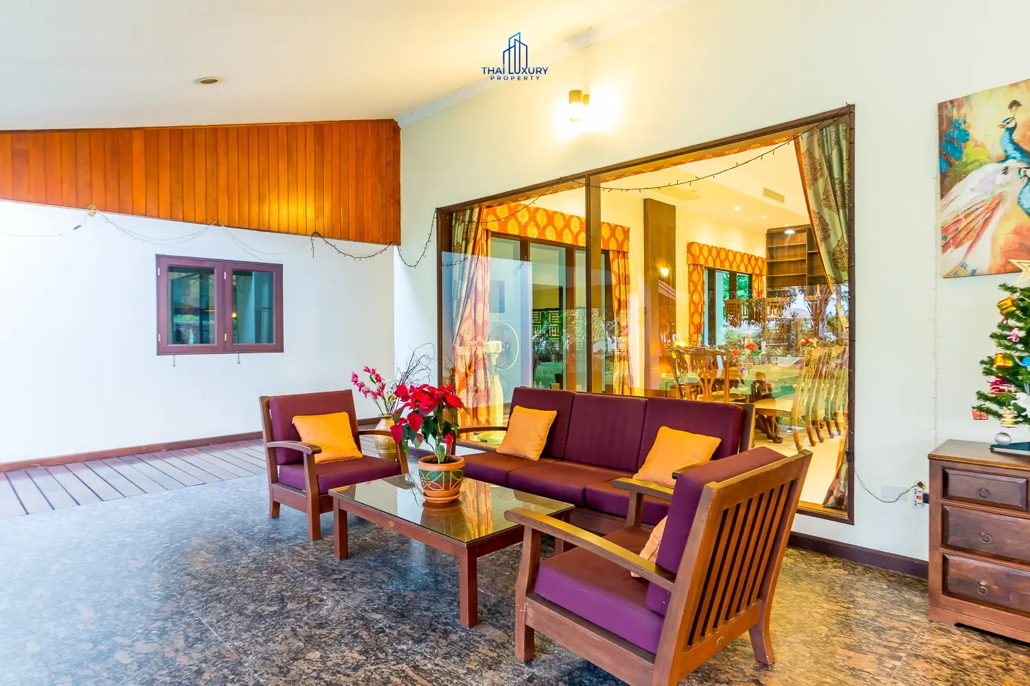 บ้านหรูหลังใหญ่สำหรับการพักผ่อนและสังสรรค์ ติดสนามกอล์ฟ พร้อมสิทธิ์สมาชิก ใช้อันนี้