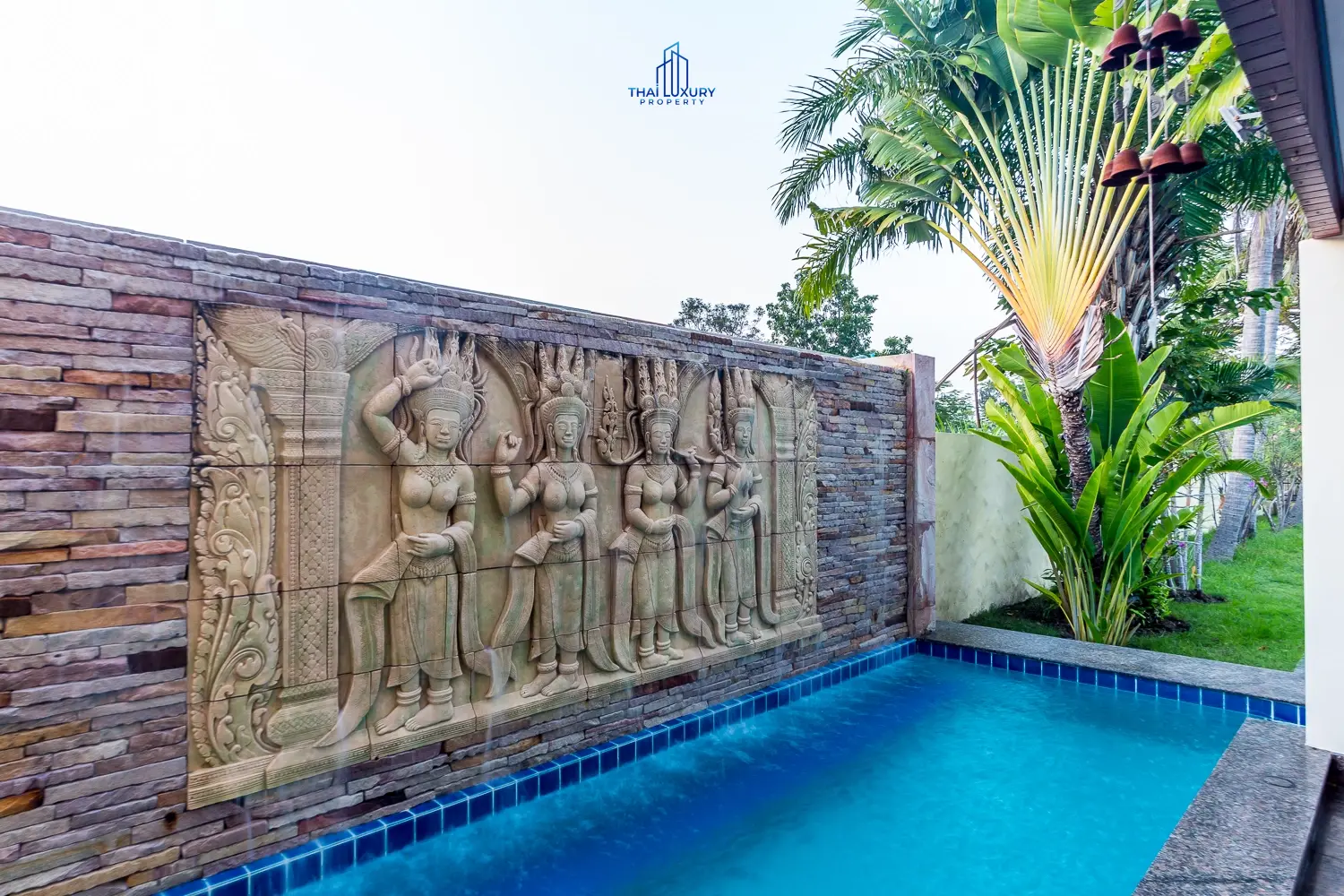 บ้านหรูหลังใหญ่สำหรับการพักผ่อนและสังสรรค์ ติดสนามกอล์ฟ พร้อมสิทธิ์สมาชิก ใช้อันนี้