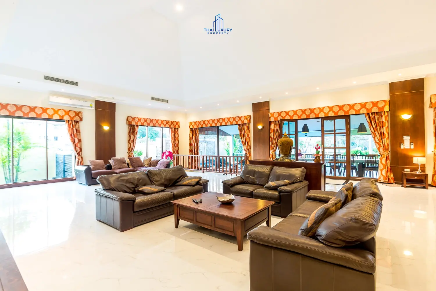 บ้านหรูหลังใหญ่สำหรับการพักผ่อนและสังสรรค์ ติดสนามกอล์ฟ พร้อมสิทธิ์สมาชิก ใช้อันนี้