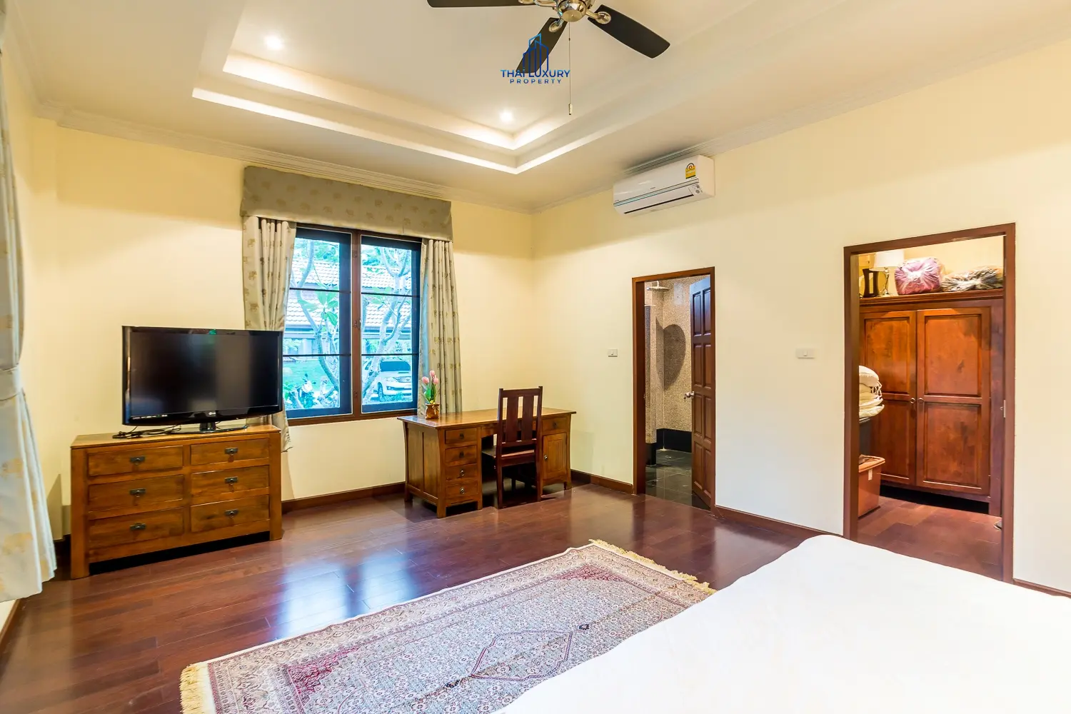 บ้านหรูหลังใหญ่สำหรับการพักผ่อนและสังสรรค์ ติดสนามกอล์ฟ พร้อมสิทธิ์สมาชิก ใช้อันนี้