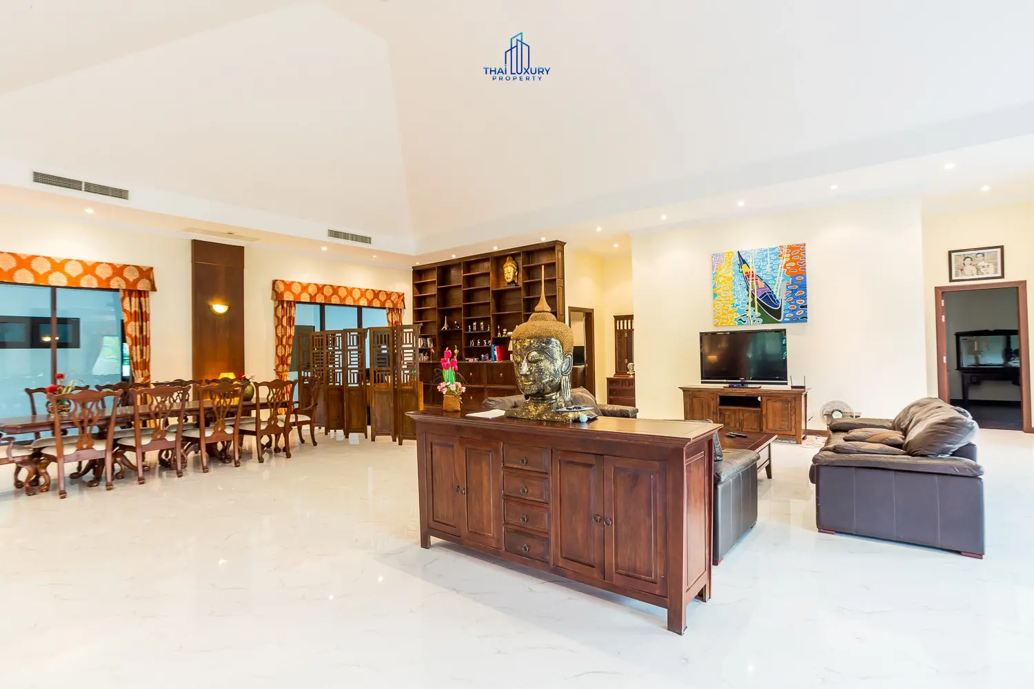 บ้านหรูหลังใหญ่สำหรับการพักผ่อนและสังสรรค์ ติดสนามกอล์ฟ พร้อมสิทธิ์สมาชิก ใช้อันนี้