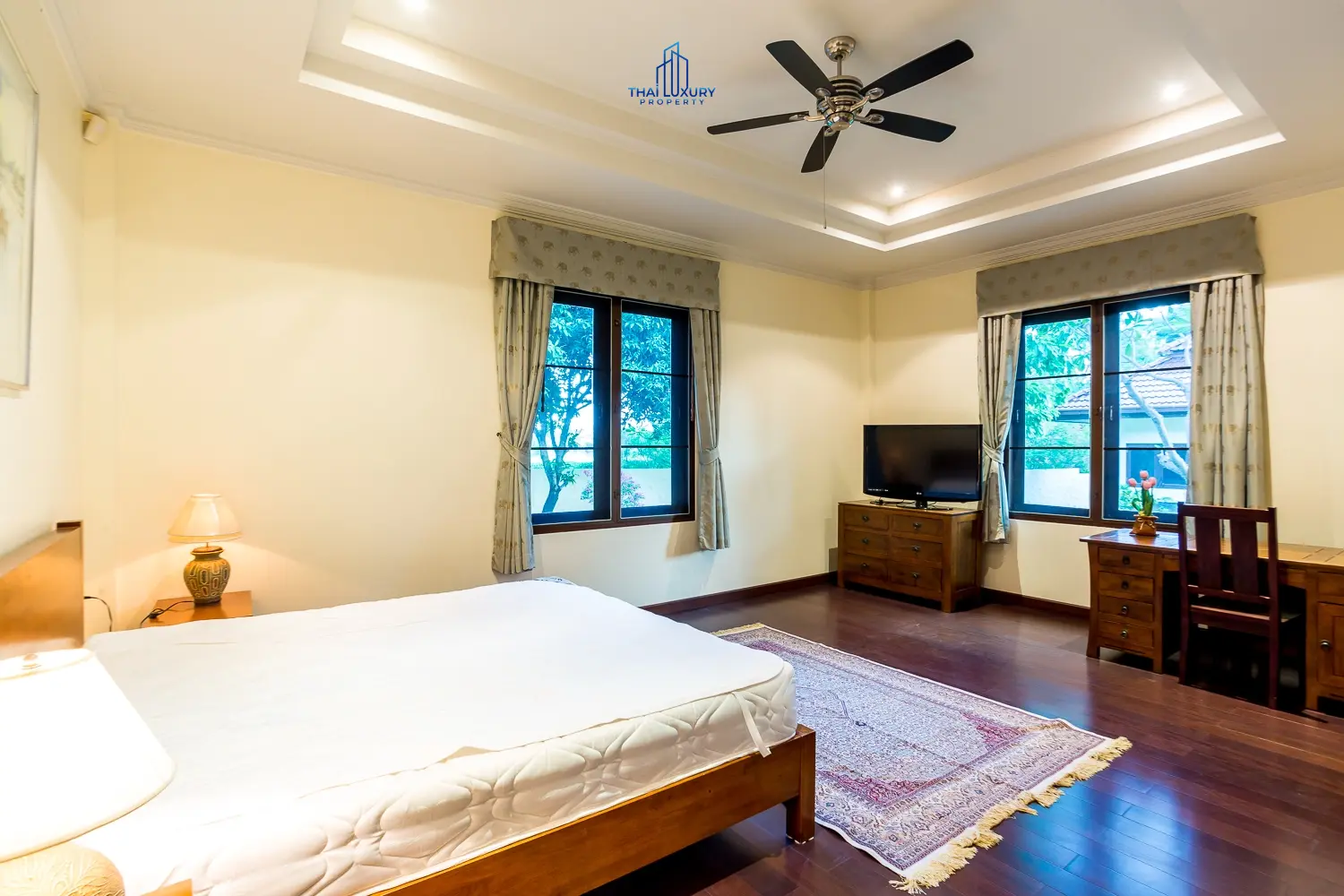 บ้านหรูหลังใหญ่สำหรับการพักผ่อนและสังสรรค์ ติดสนามกอล์ฟ พร้อมสิทธิ์สมาชิก ใช้อันนี้
