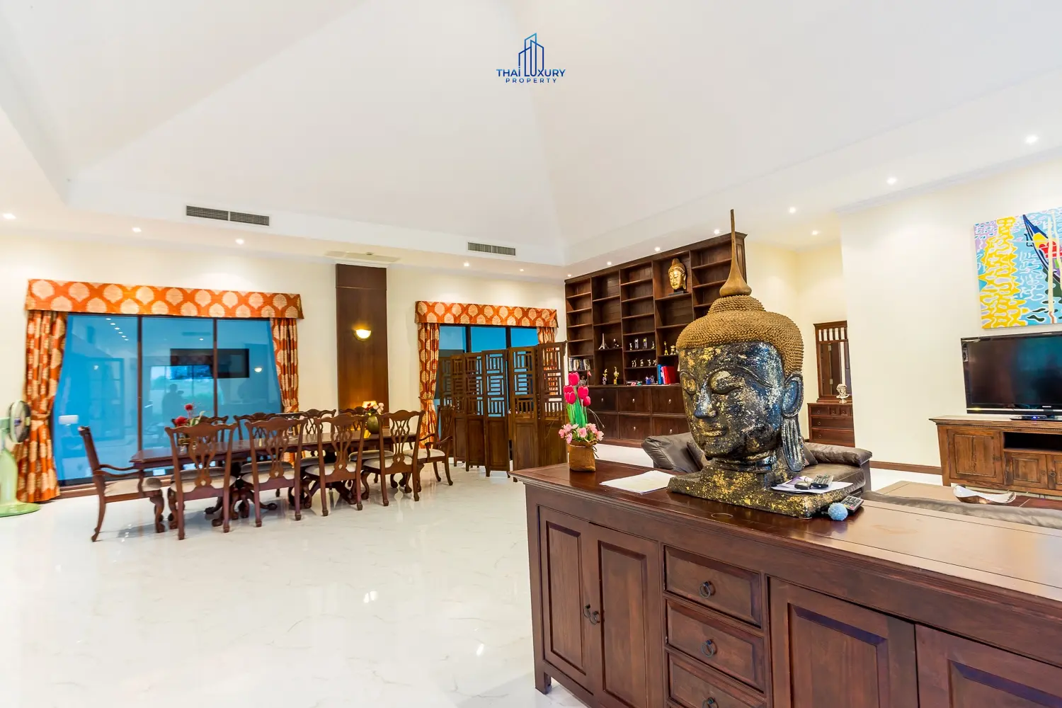บ้านหรูหลังใหญ่สำหรับการพักผ่อนและสังสรรค์ ติดสนามกอล์ฟ พร้อมสิทธิ์สมาชิก ใช้อันนี้
