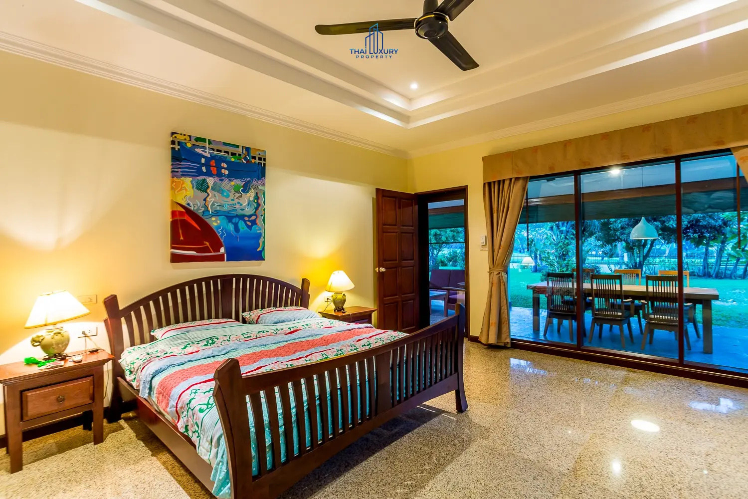 บ้านหรูหลังใหญ่สำหรับการพักผ่อนและสังสรรค์ ติดสนามกอล์ฟ พร้อมสิทธิ์สมาชิก ใช้อันนี้