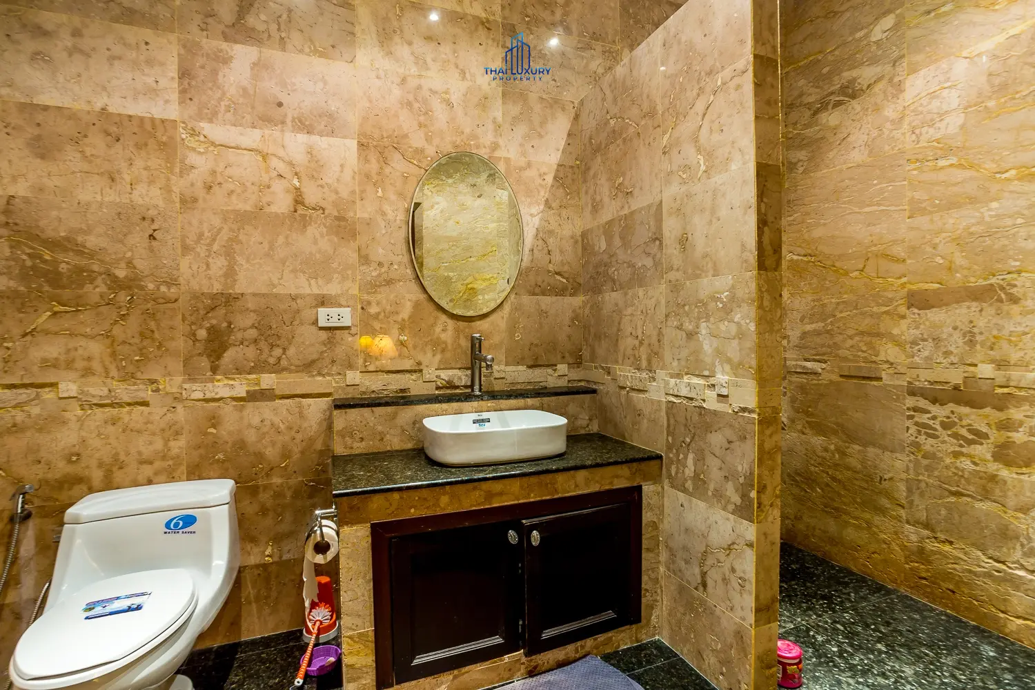 บ้านหรูหลังใหญ่สำหรับการพักผ่อนและสังสรรค์ ติดสนามกอล์ฟ พร้อมสิทธิ์สมาชิก ใช้อันนี้