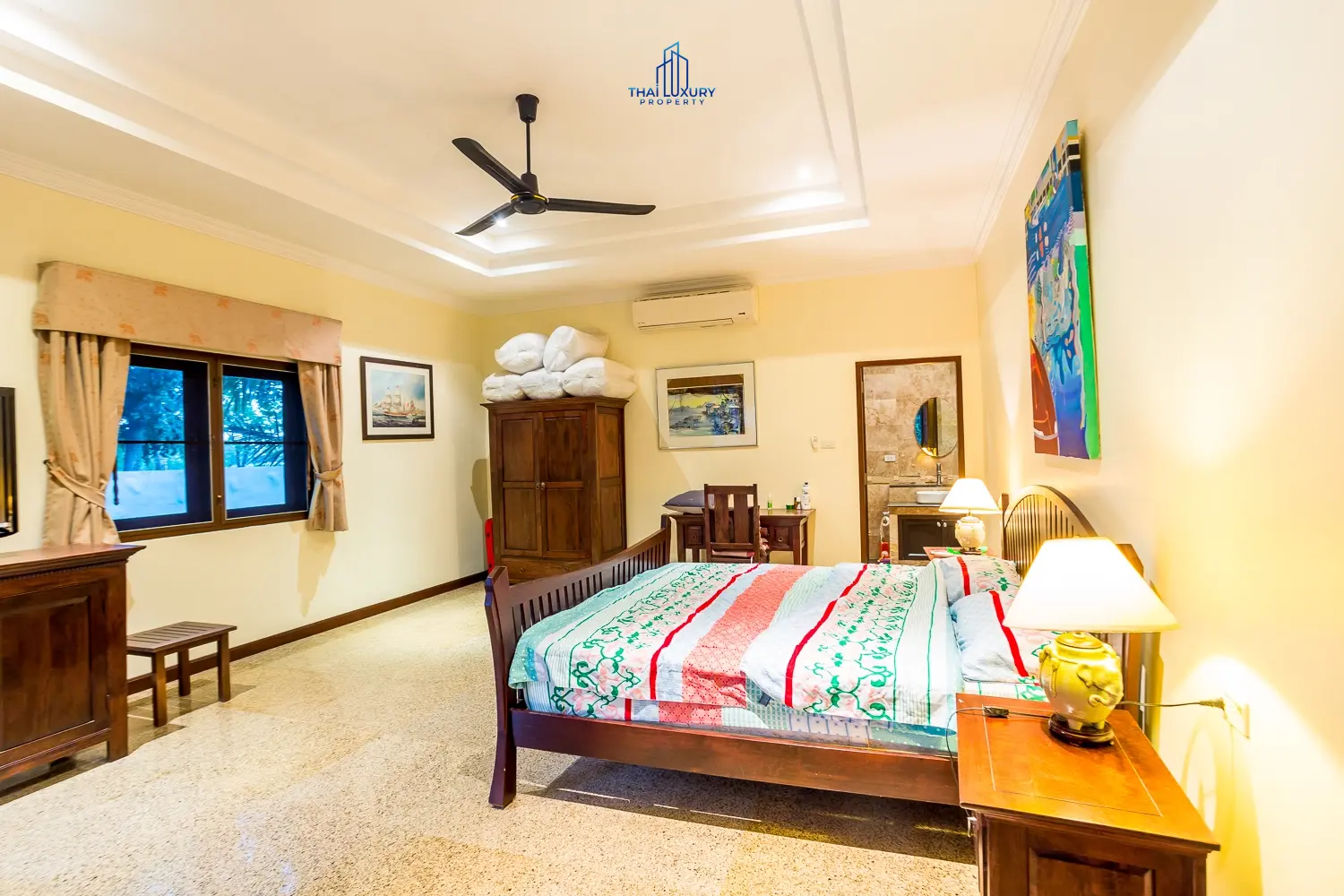 บ้านหรูหลังใหญ่สำหรับการพักผ่อนและสังสรรค์ ติดสนามกอล์ฟ พร้อมสิทธิ์สมาชิก ใช้อันนี้
